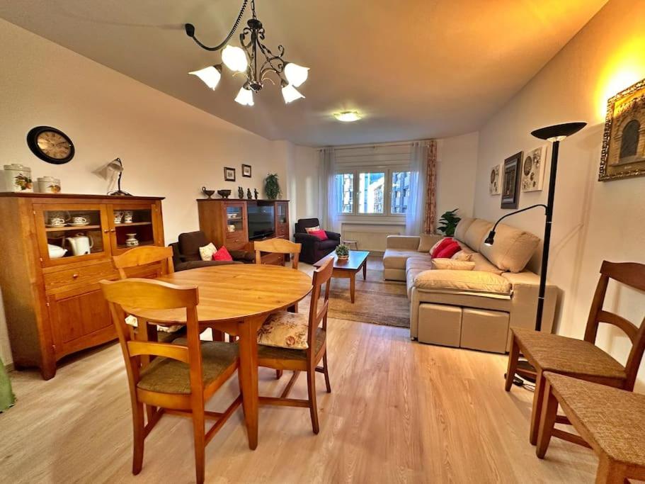 Three-Bedroom Apartment photo 1