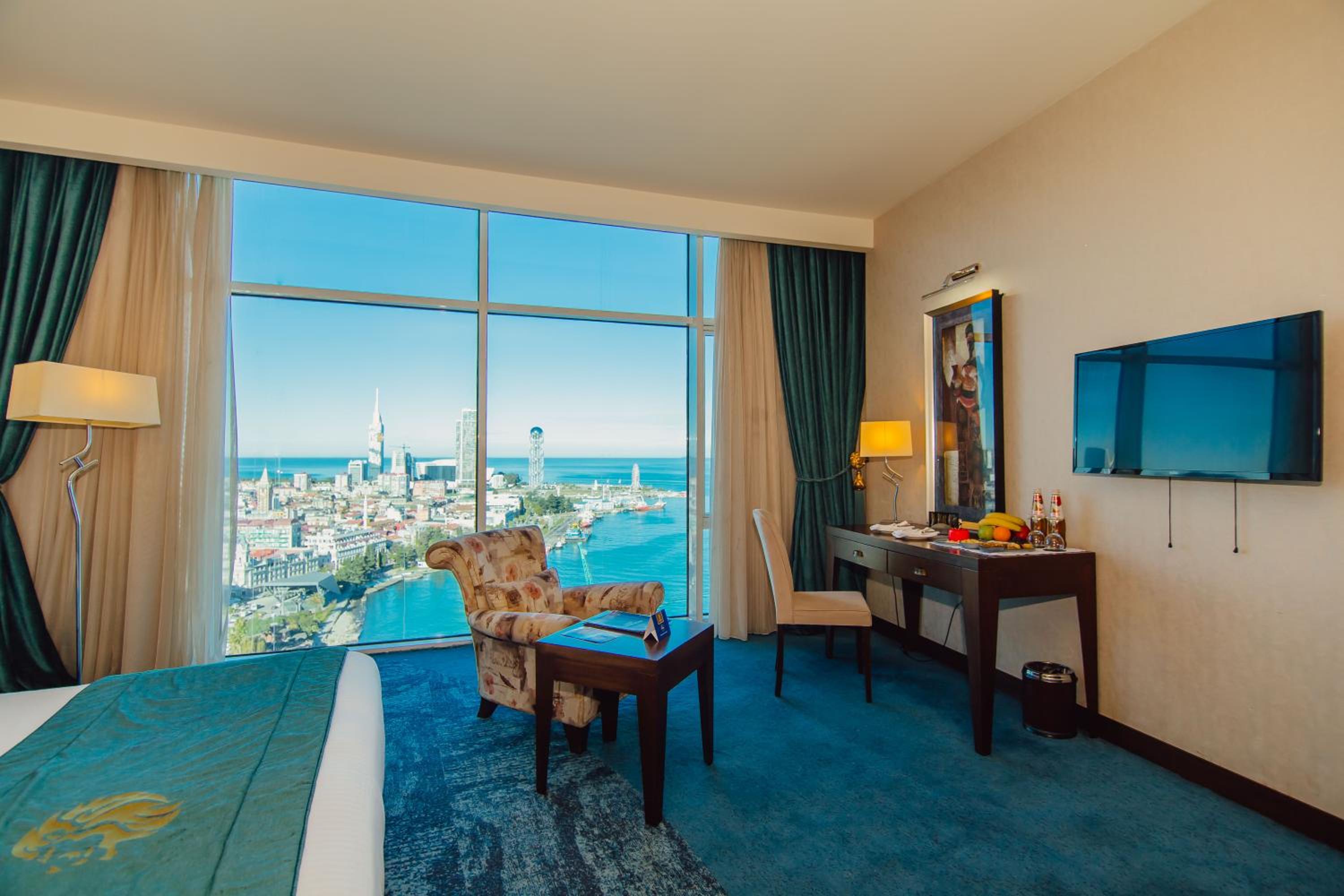 Superior Queen or Twin Room with Sea View photo 2