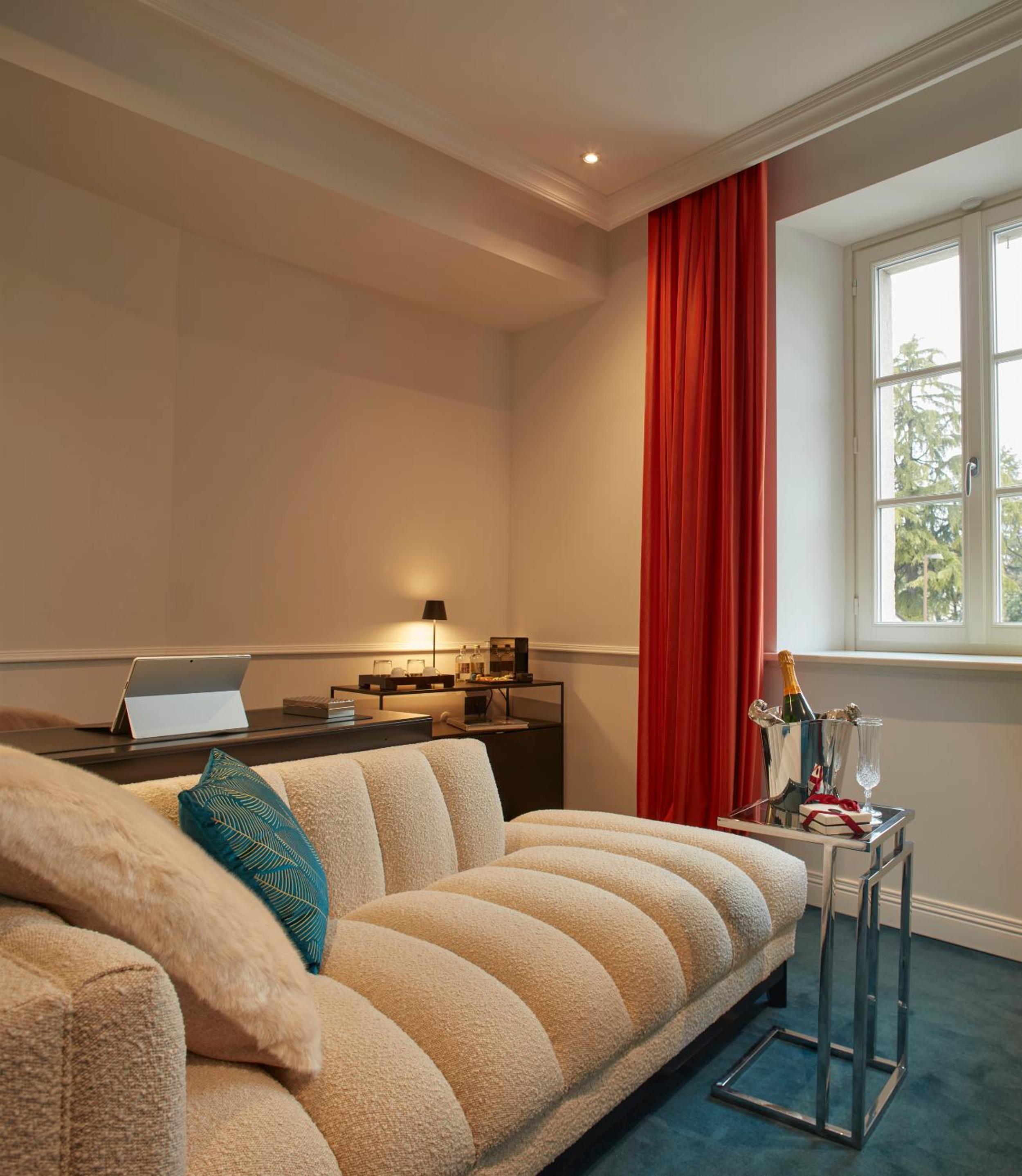 Deluxe King Suite - Photo 3