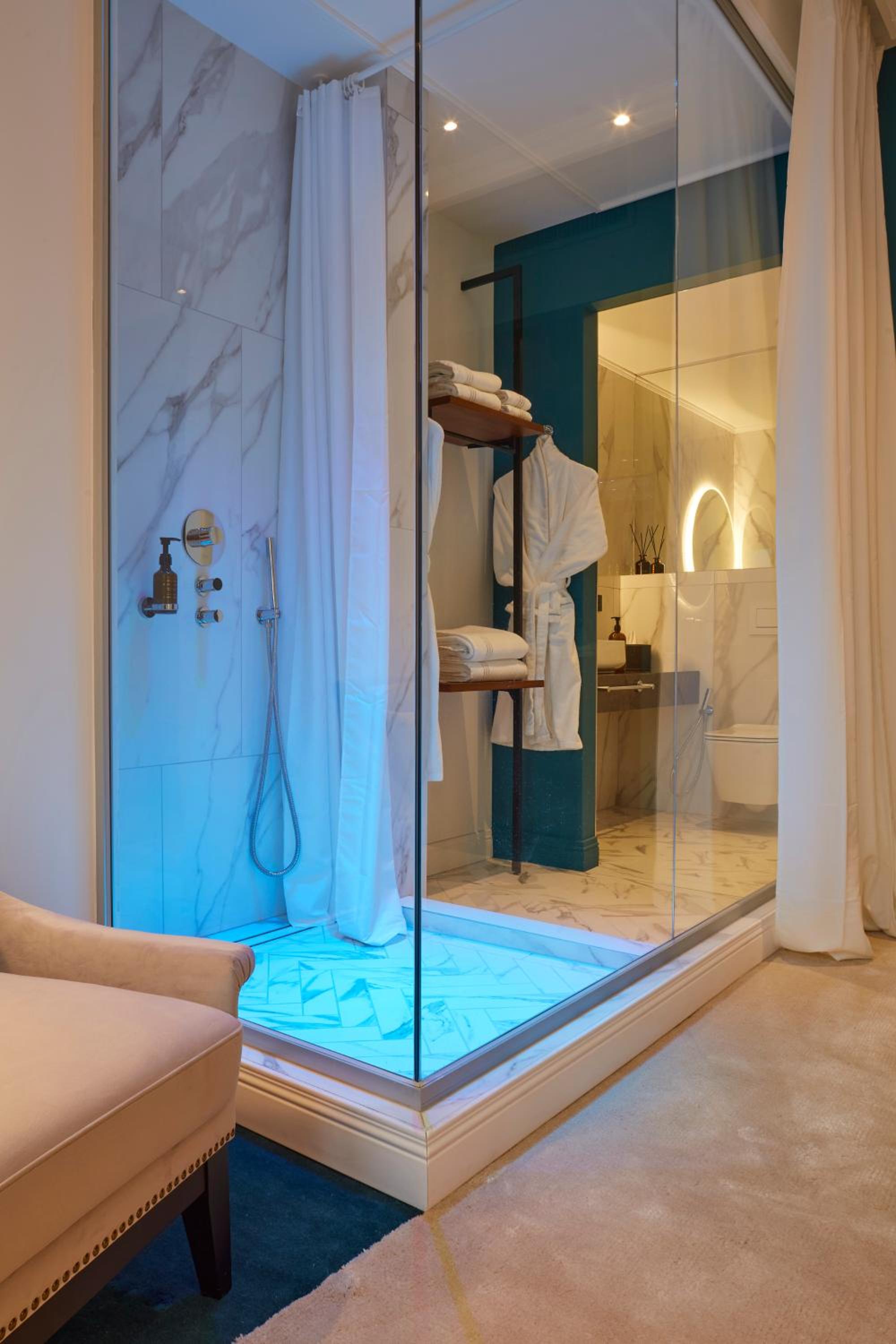 King Suite - Photo 10