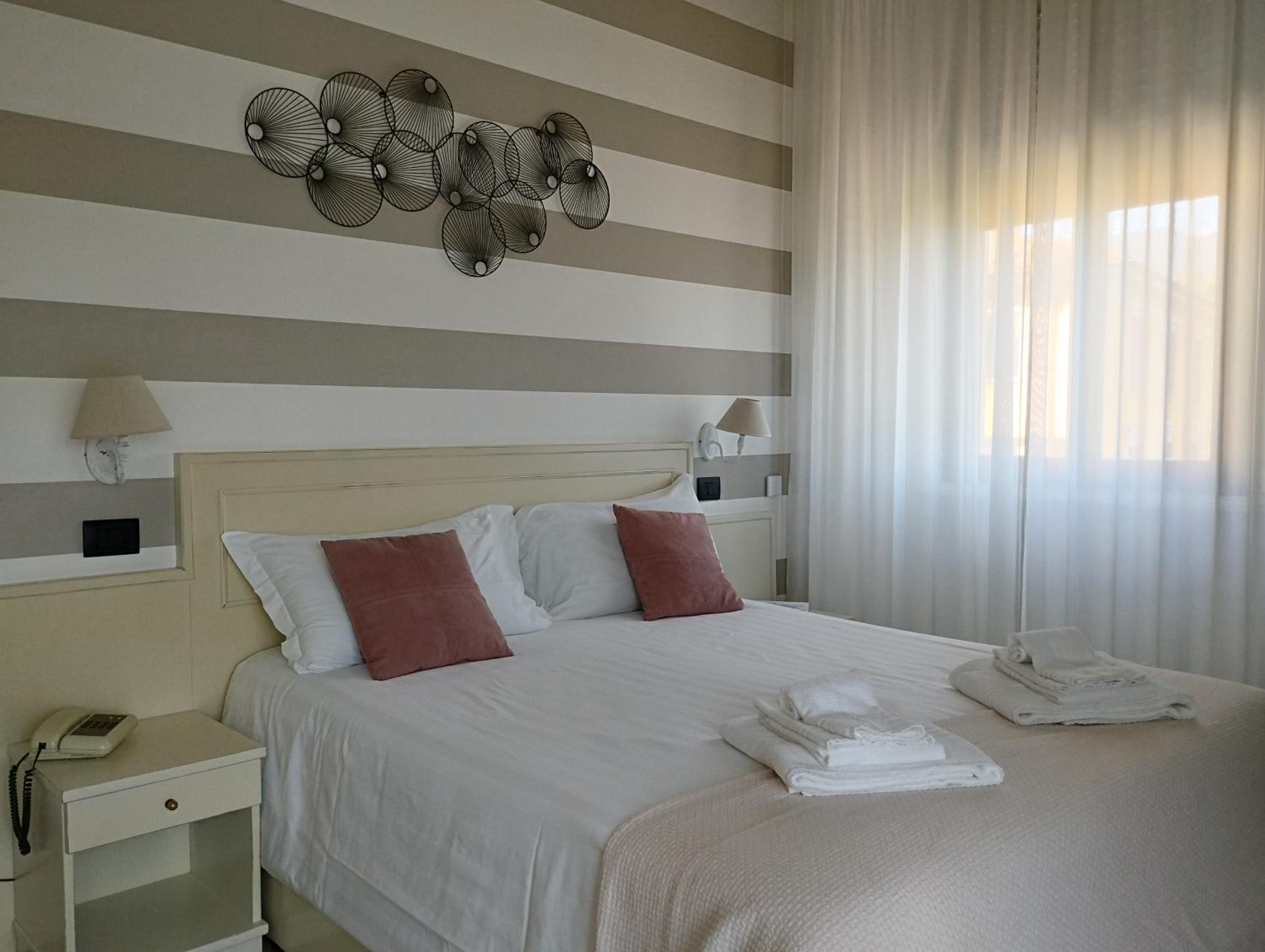 Double or Twin Room with Balcony and Lake View