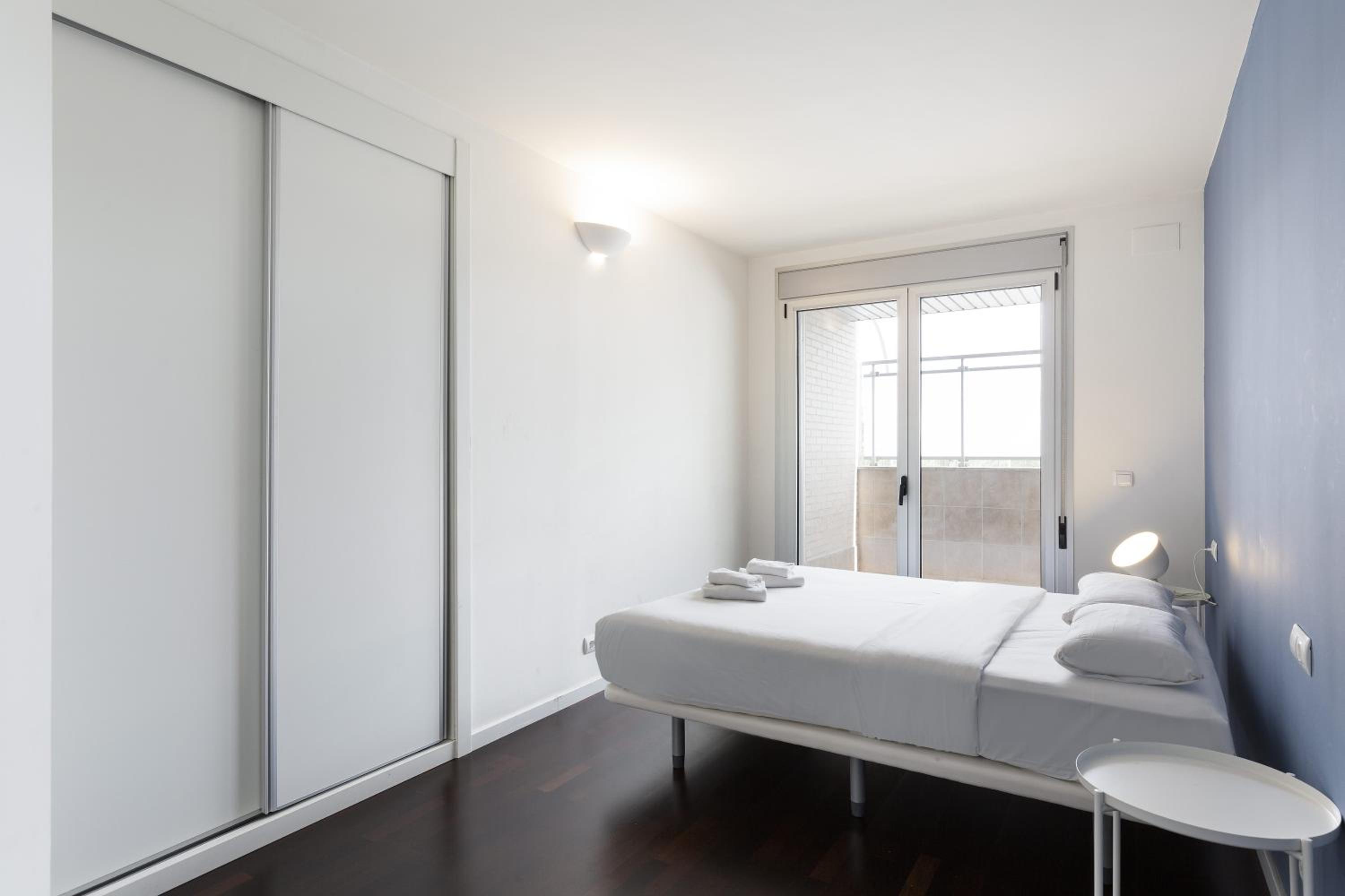 Departamento de tres habitaciones con balcón