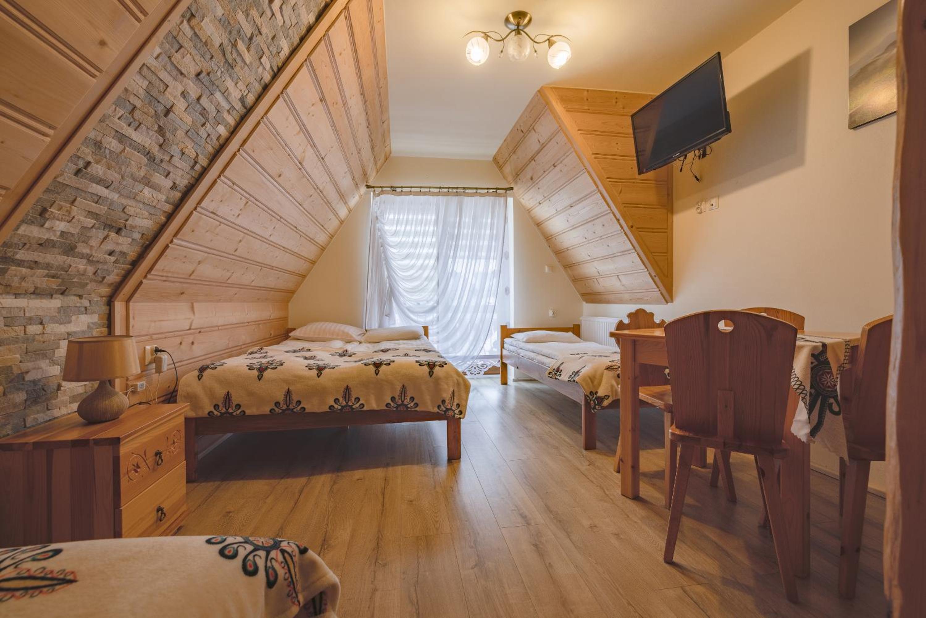 Triple Room with Bathroom photo 2