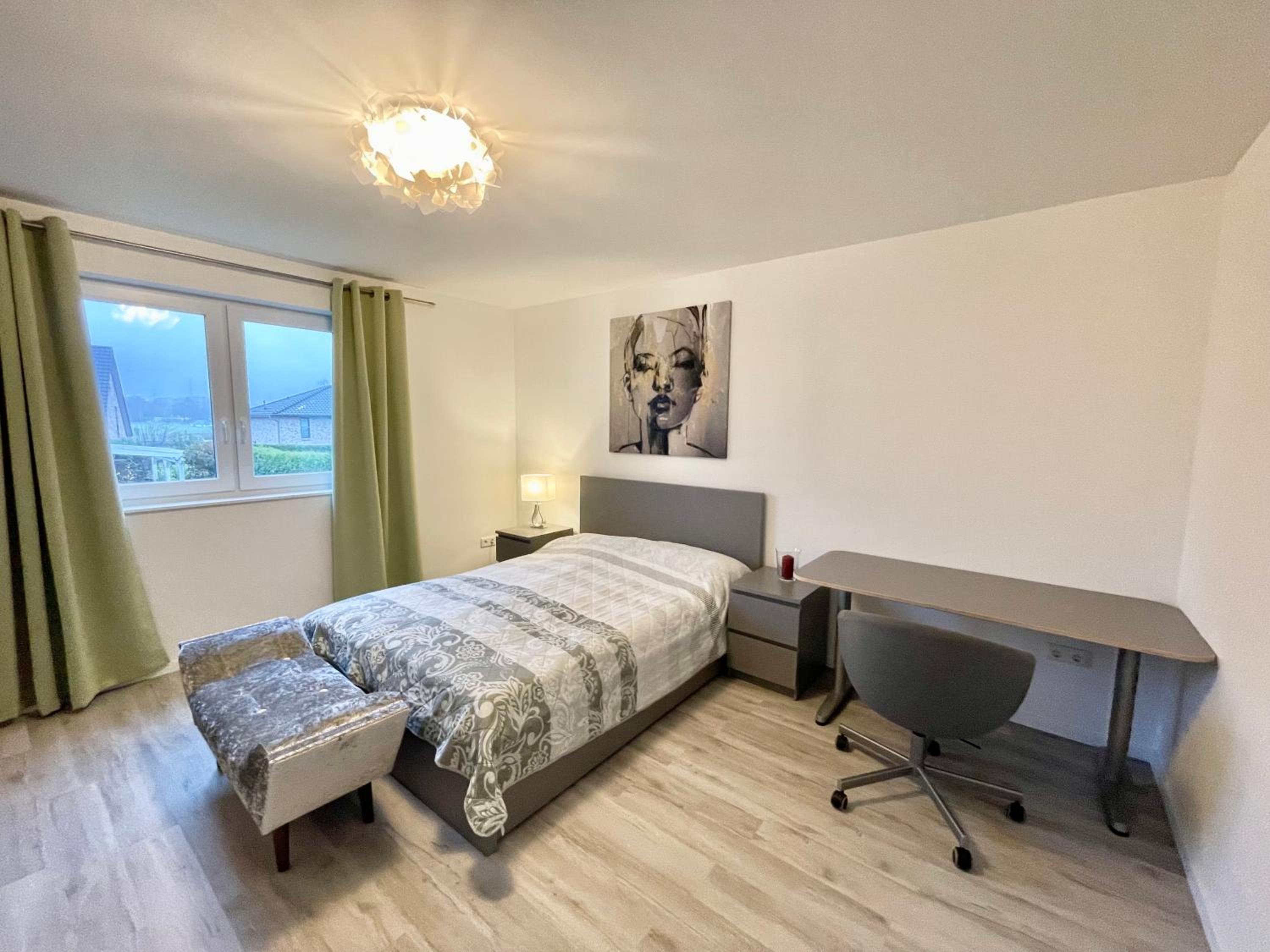 Four-Bedroom House photo 2