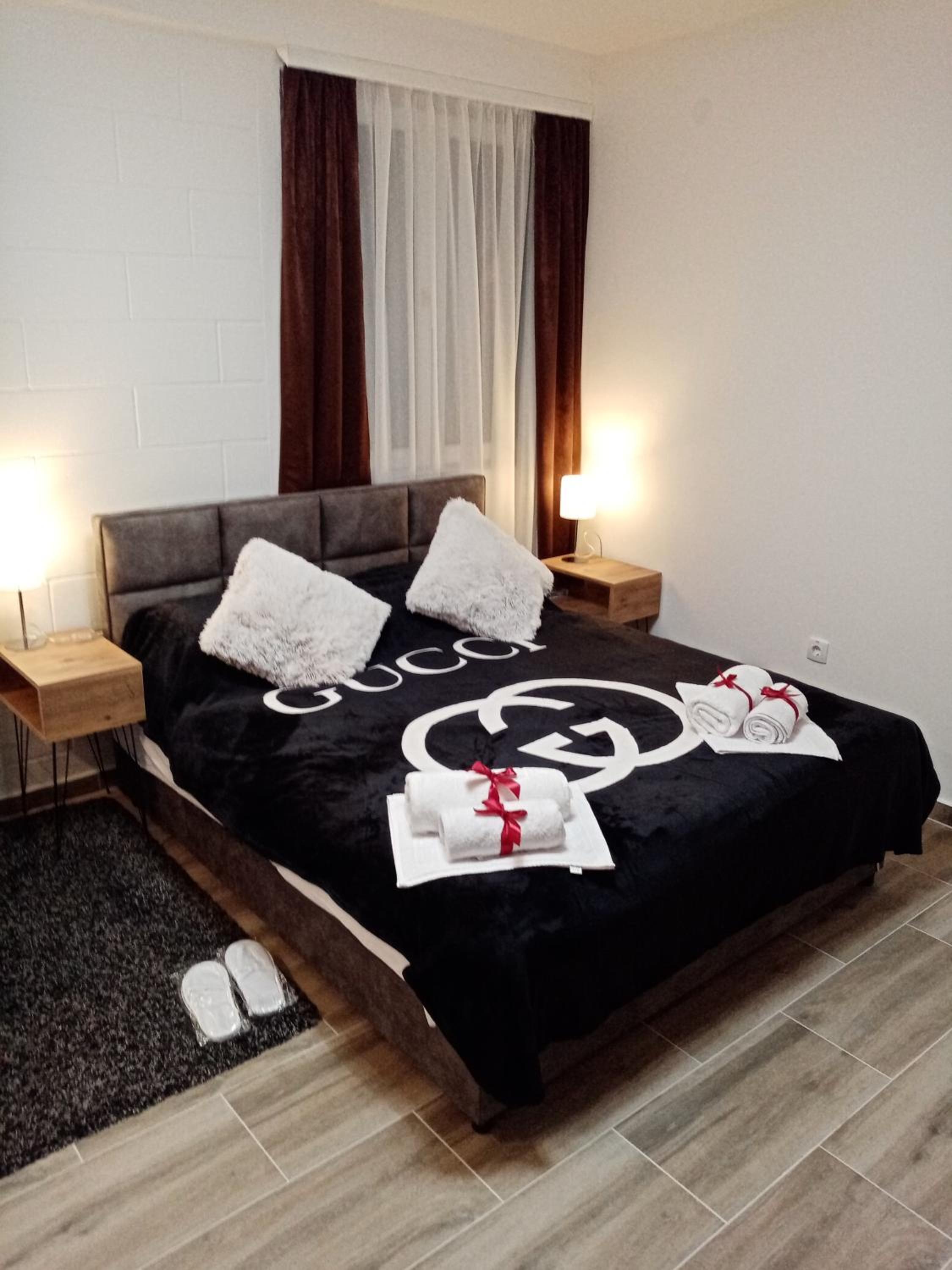 One-Bedroom Apartment photo 3