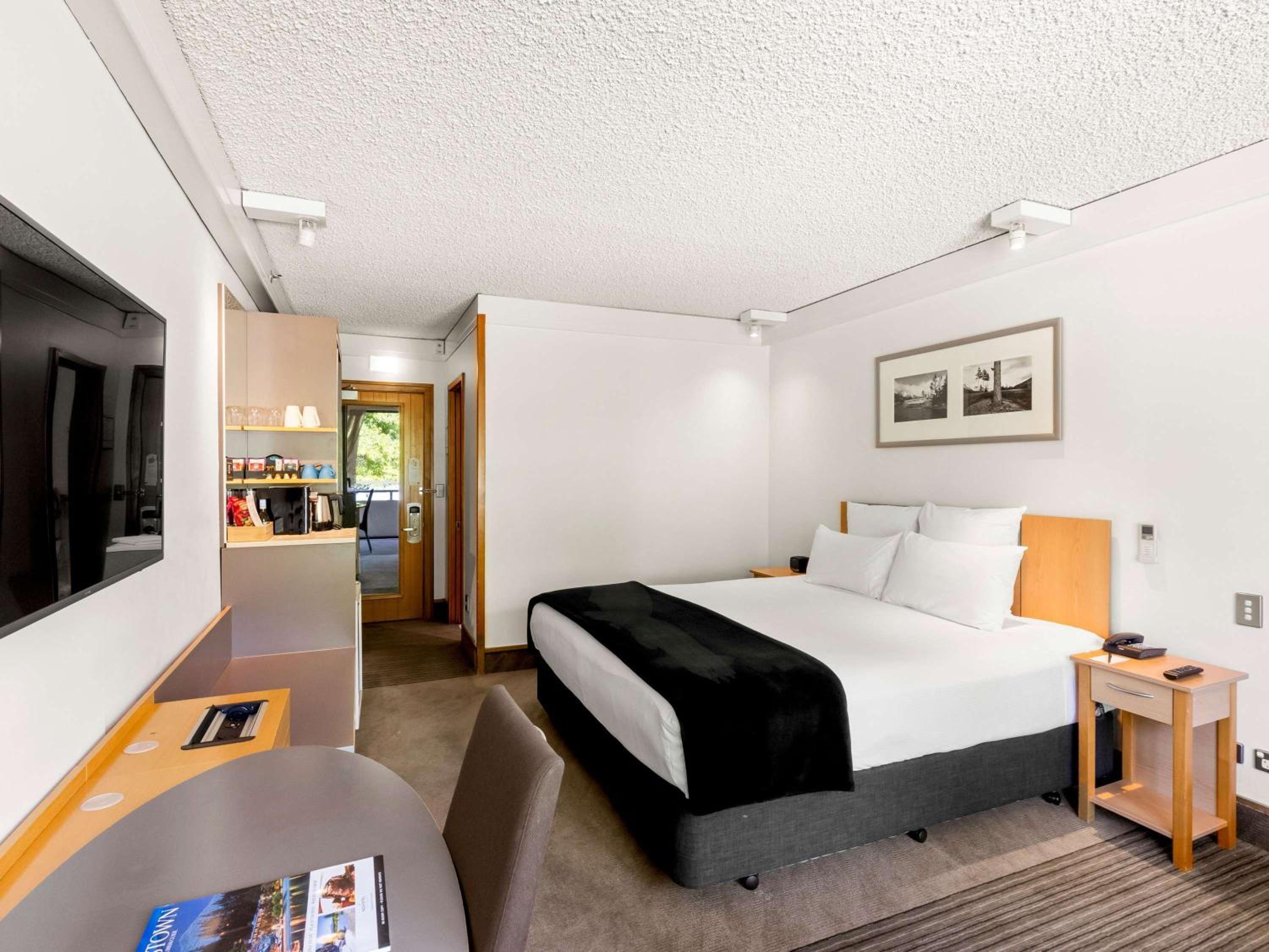 Lakeside King Room - Photo 3