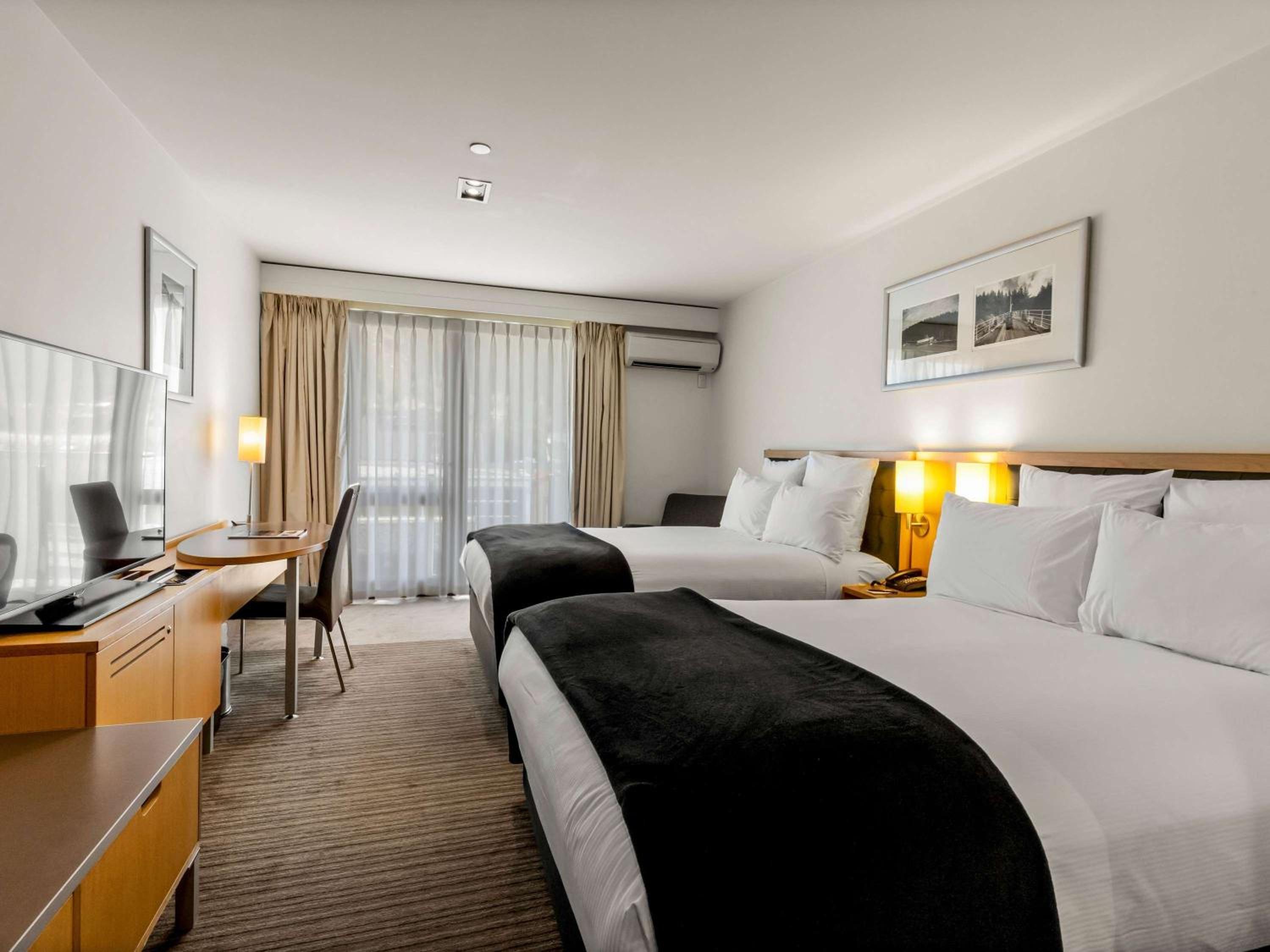 Alpine View Room with Two Double Beds - Photo 16