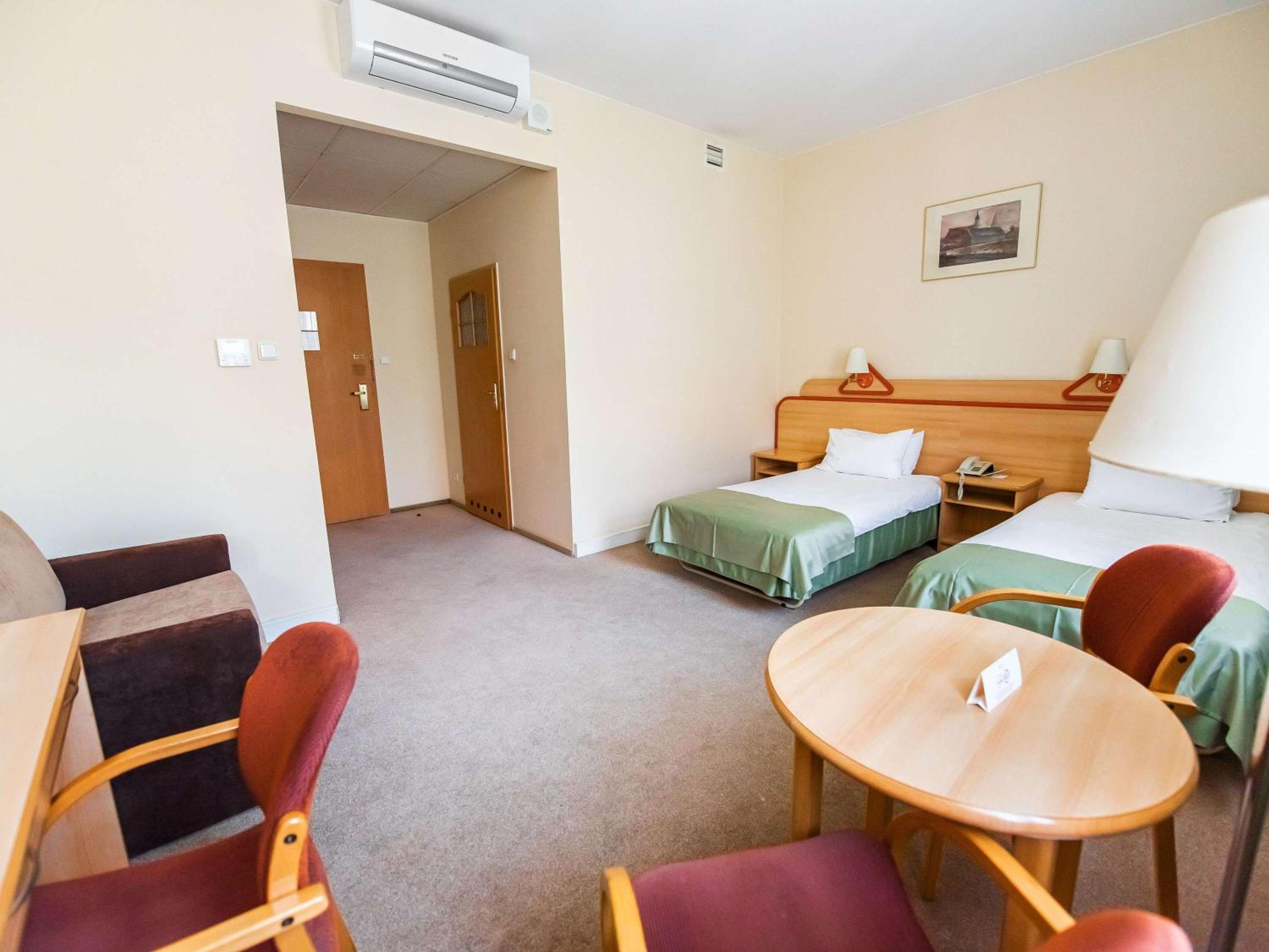Standard Twin Room - Photo 2
