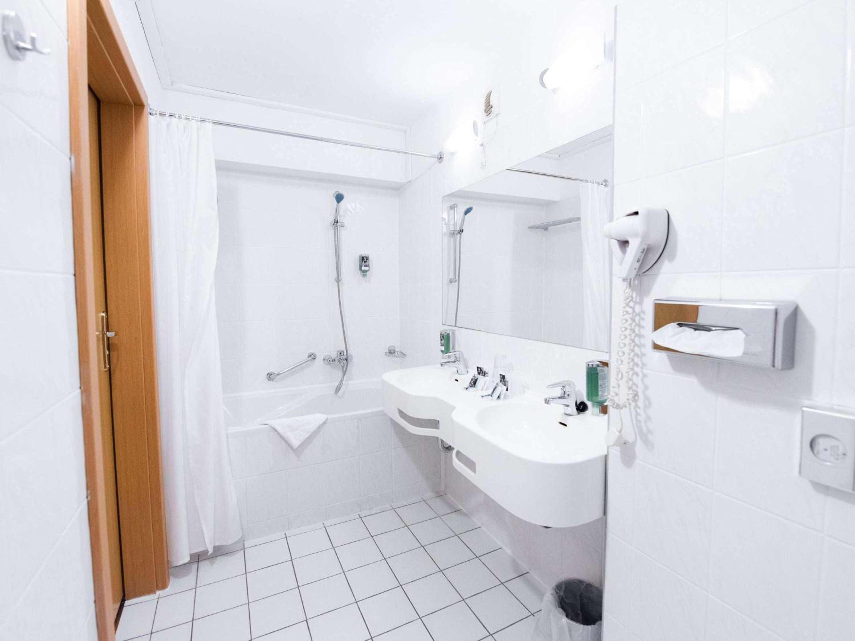 Deluxe Double Room - Photo 14