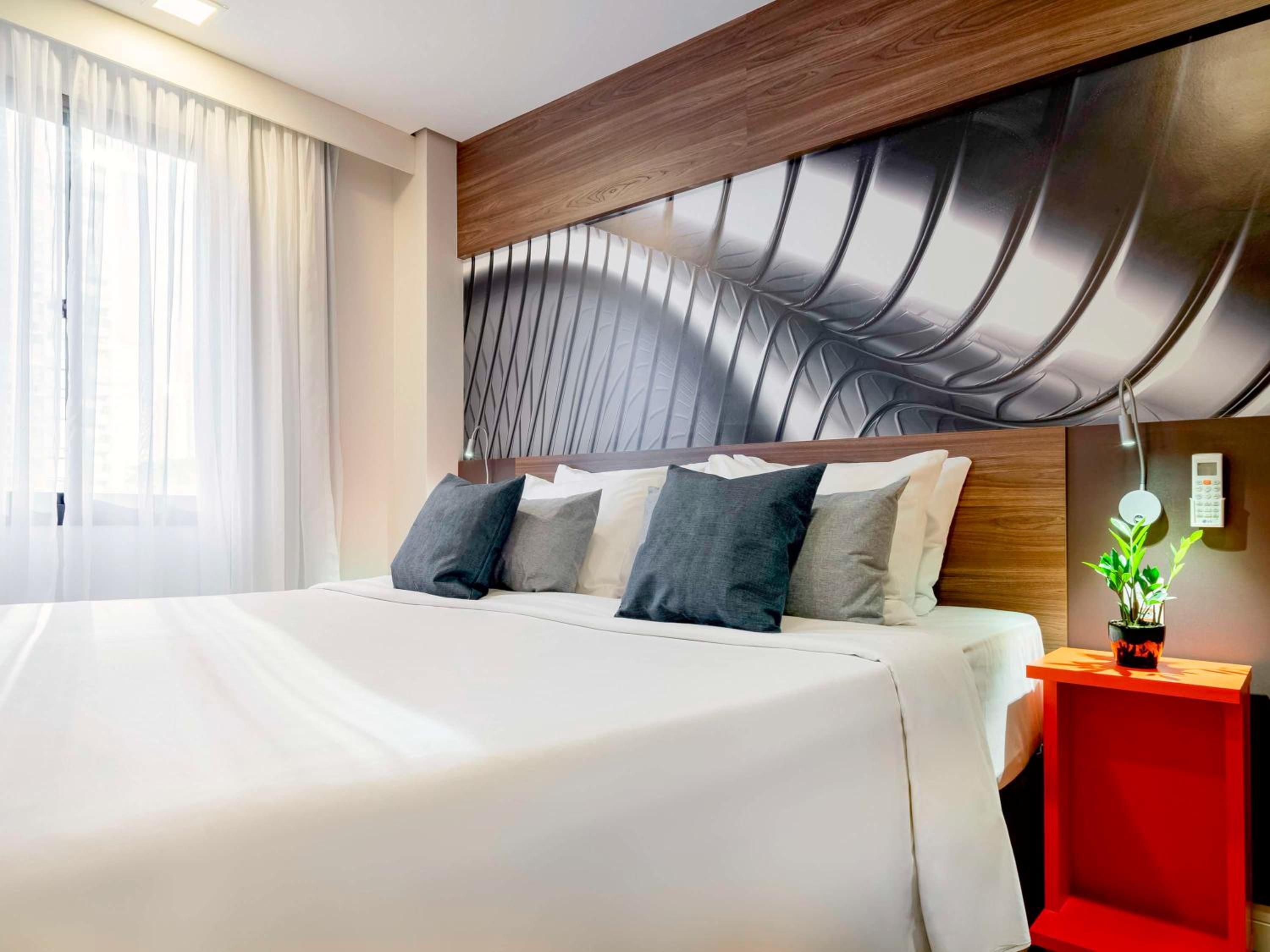 Junior Suite with King Bed and Twin Beds - Photo 10