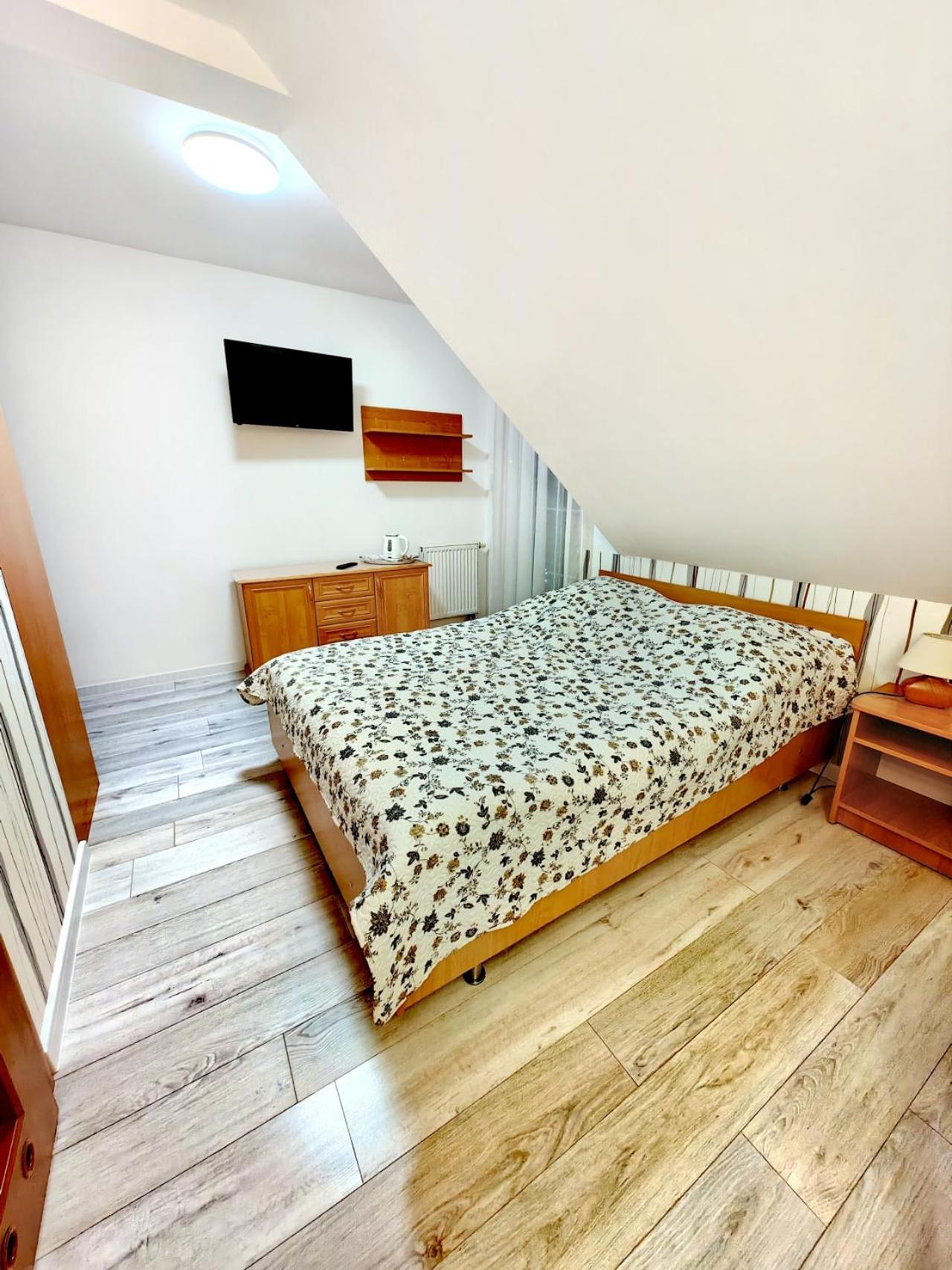 Large Double Room photo 1