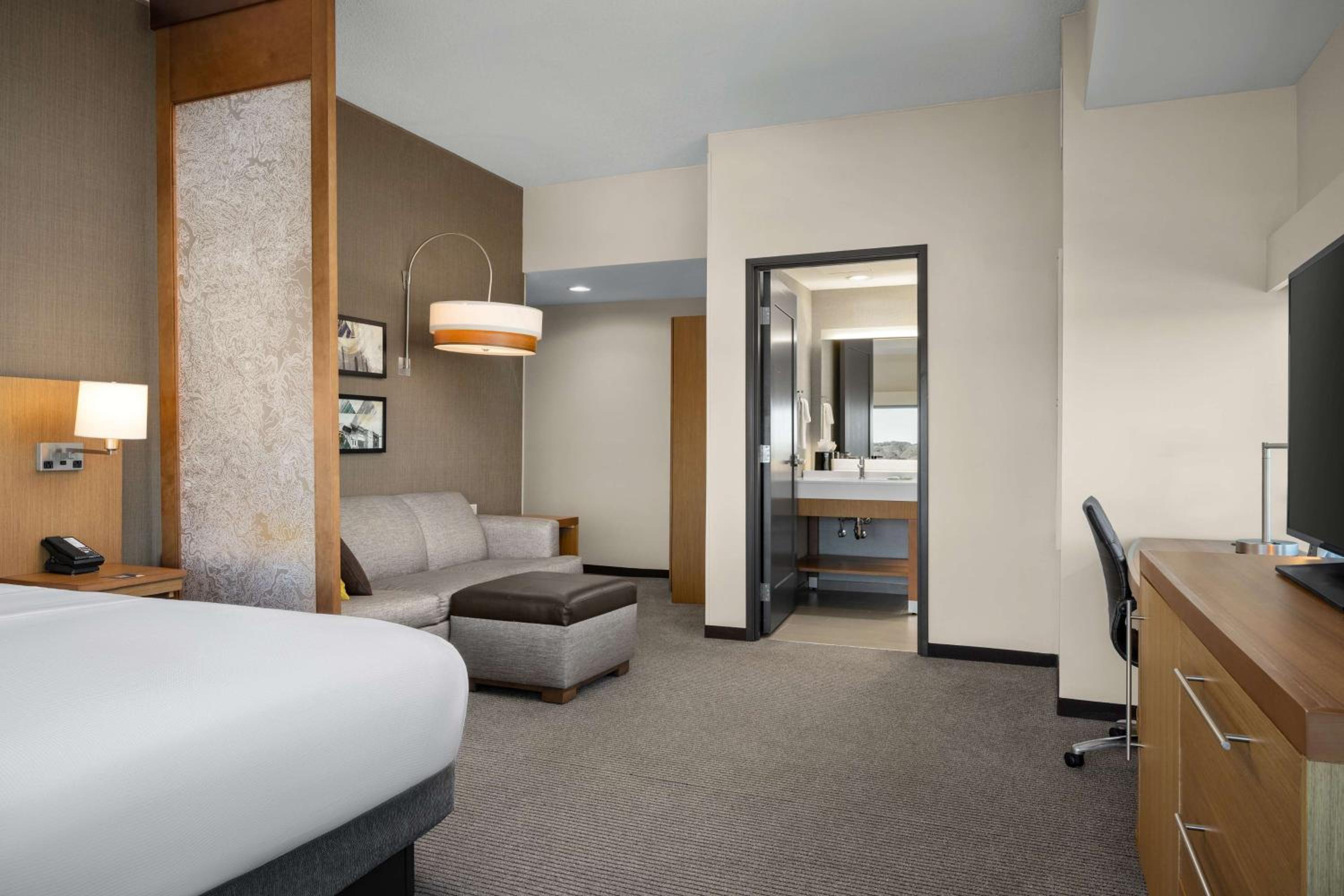 Specialty King Room photo 3
