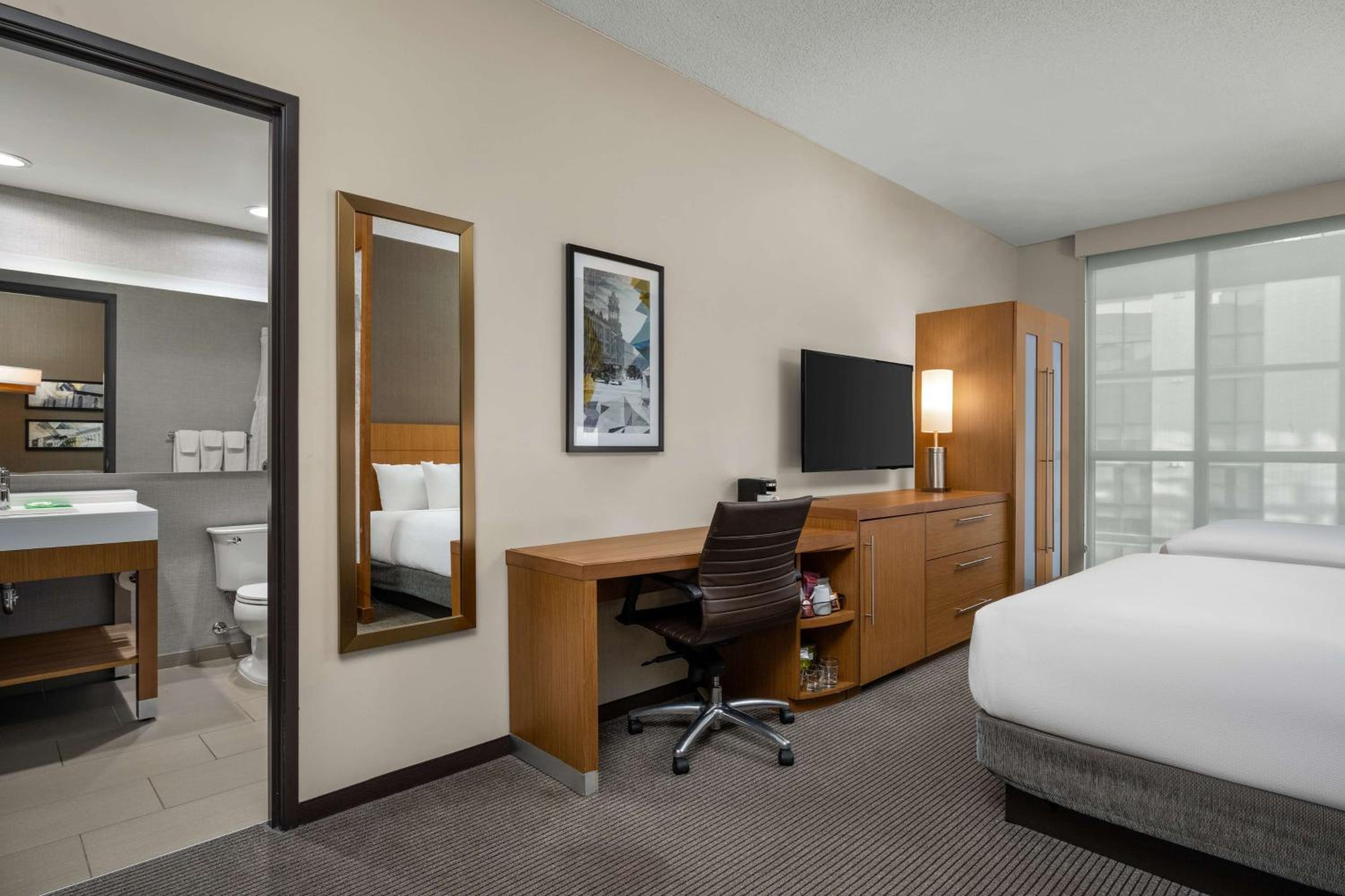 Twin Room with Sofa Bed photo 2