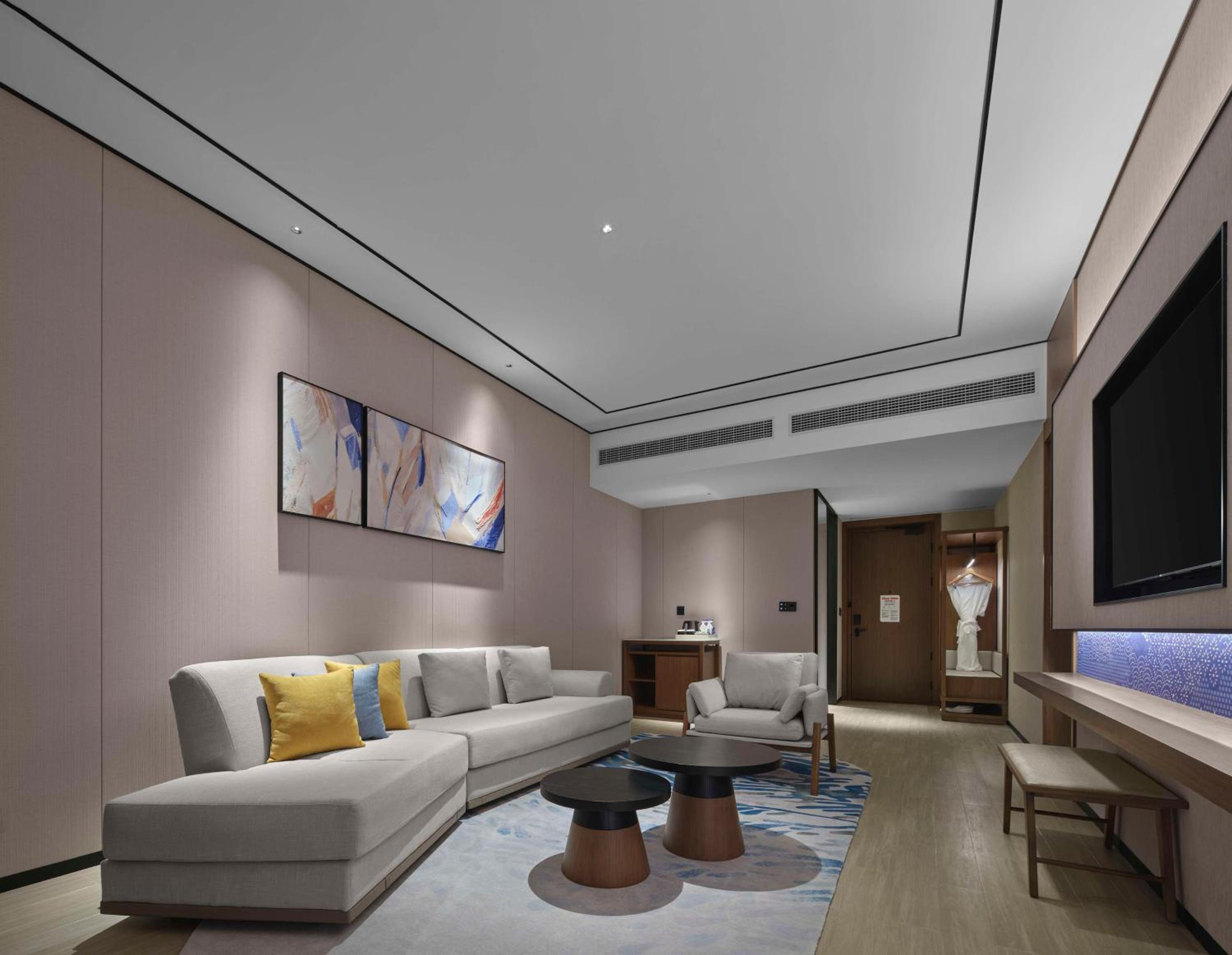 One-Bedroom King Suite photo 3