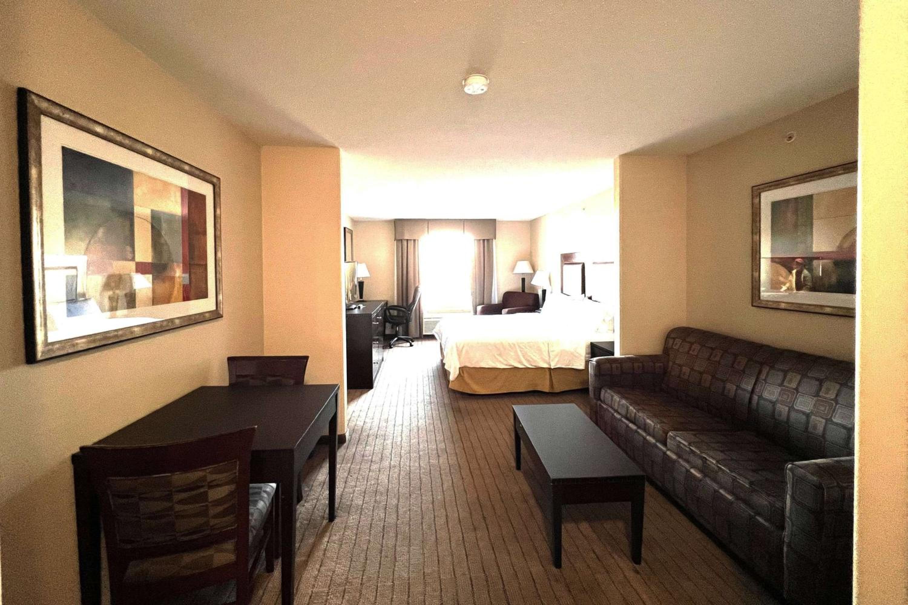 King Studio Suite - Non-Smoking - Photo 2