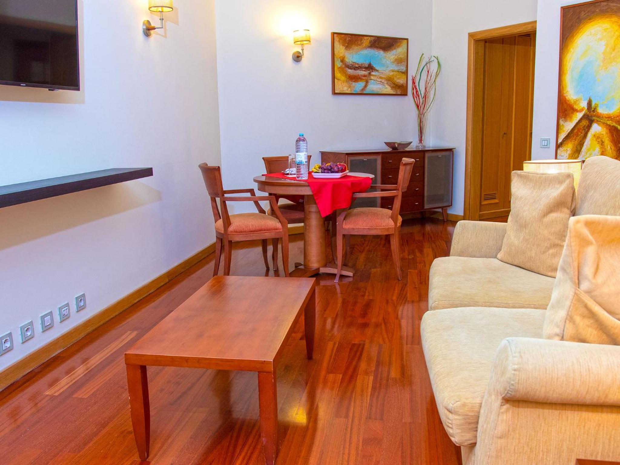 One-Bedroom Apartment - Photo 3