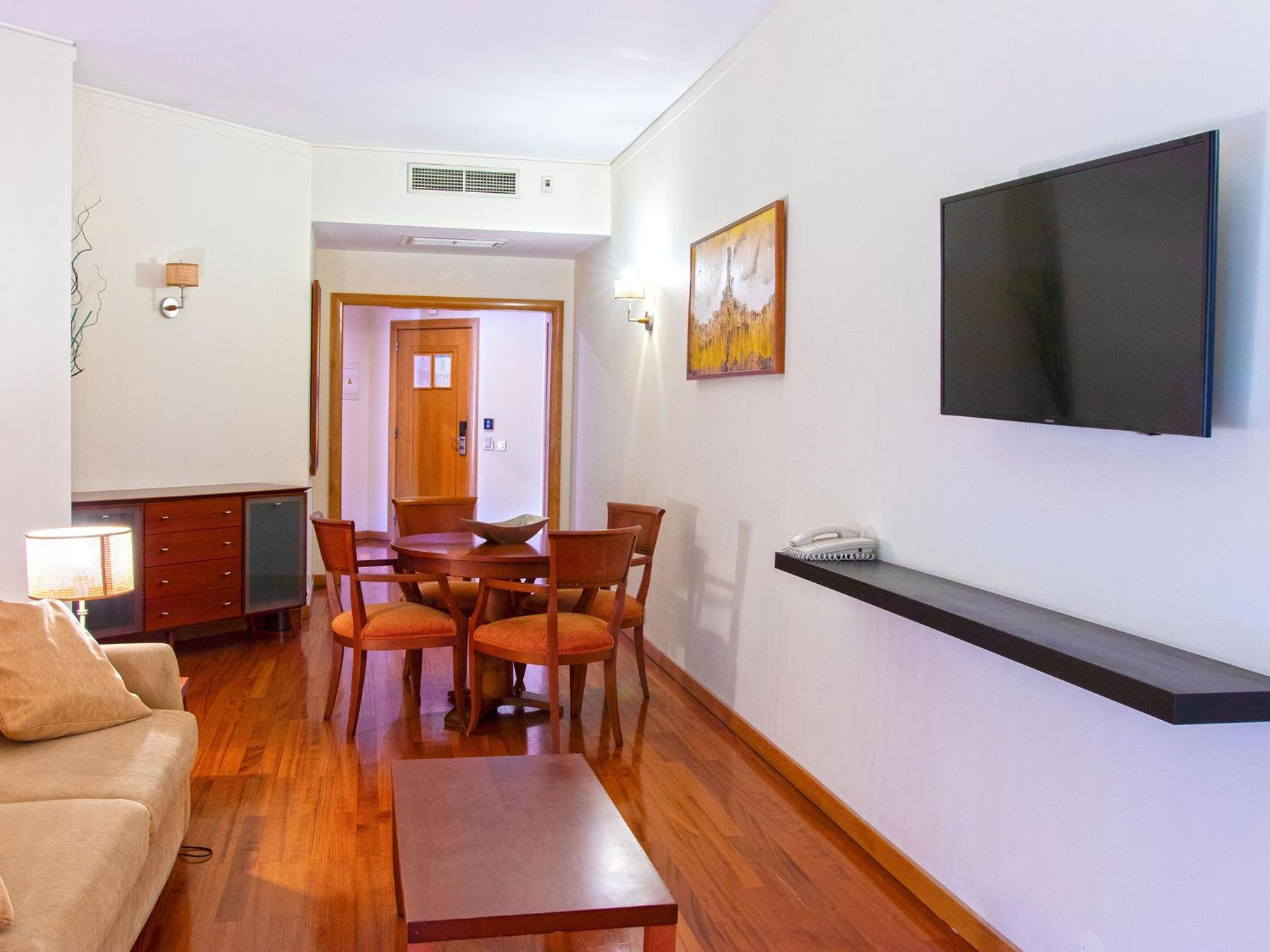 Two-Bedroom Apartment - Photo 6