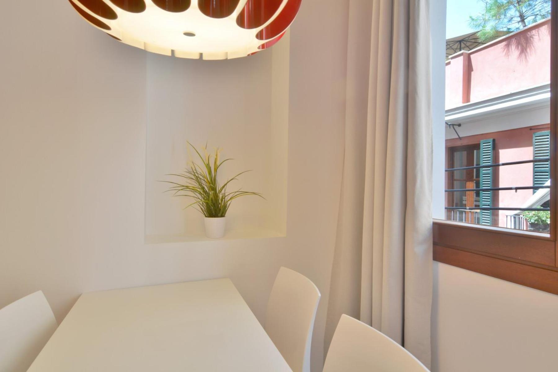 Apartment with Balcony photo 3