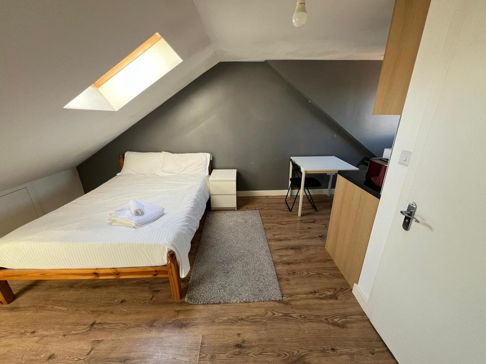 Deluxe Double Room with Shower photo 1
