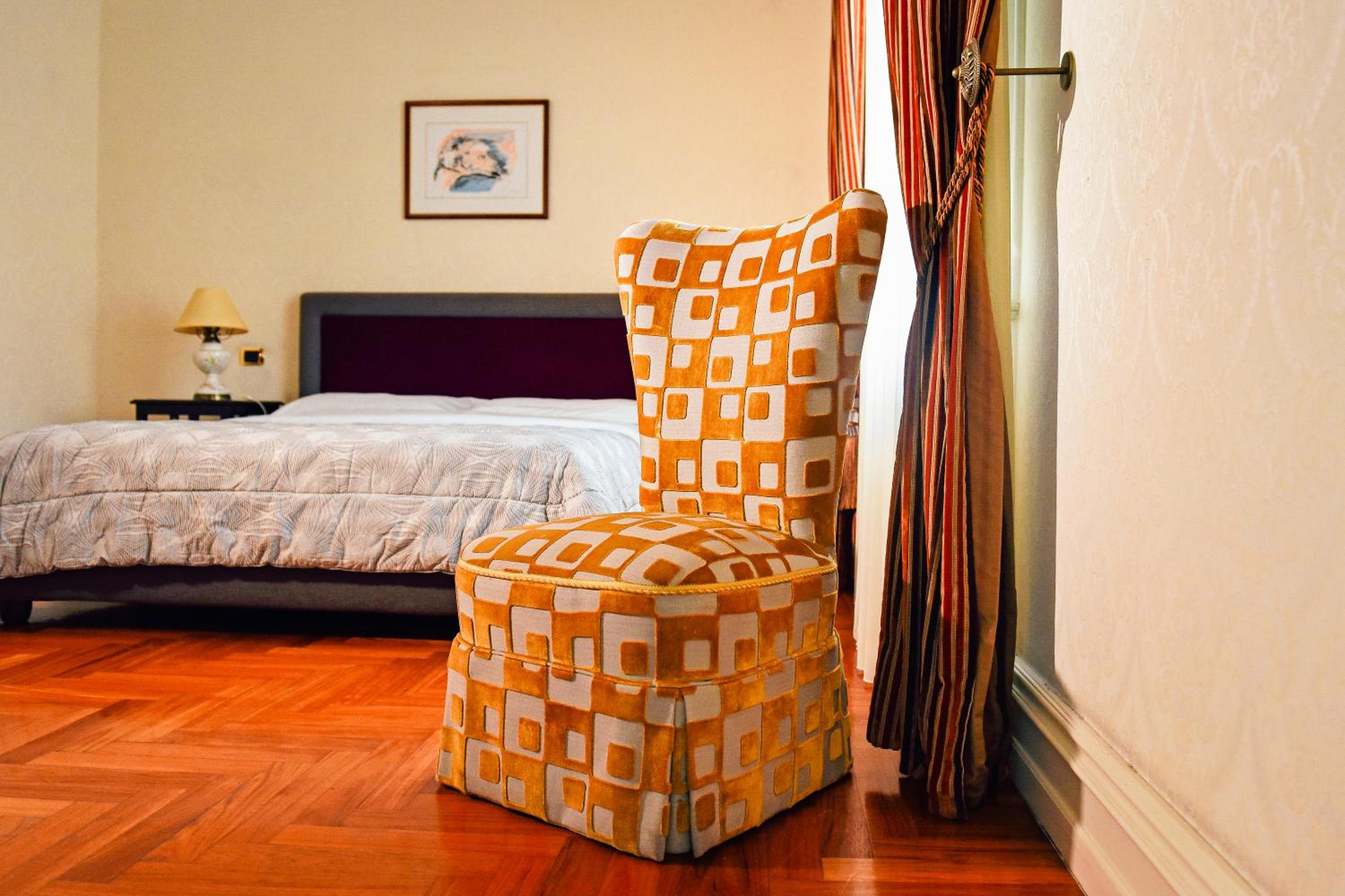 Deluxe Junior Suite photo 3