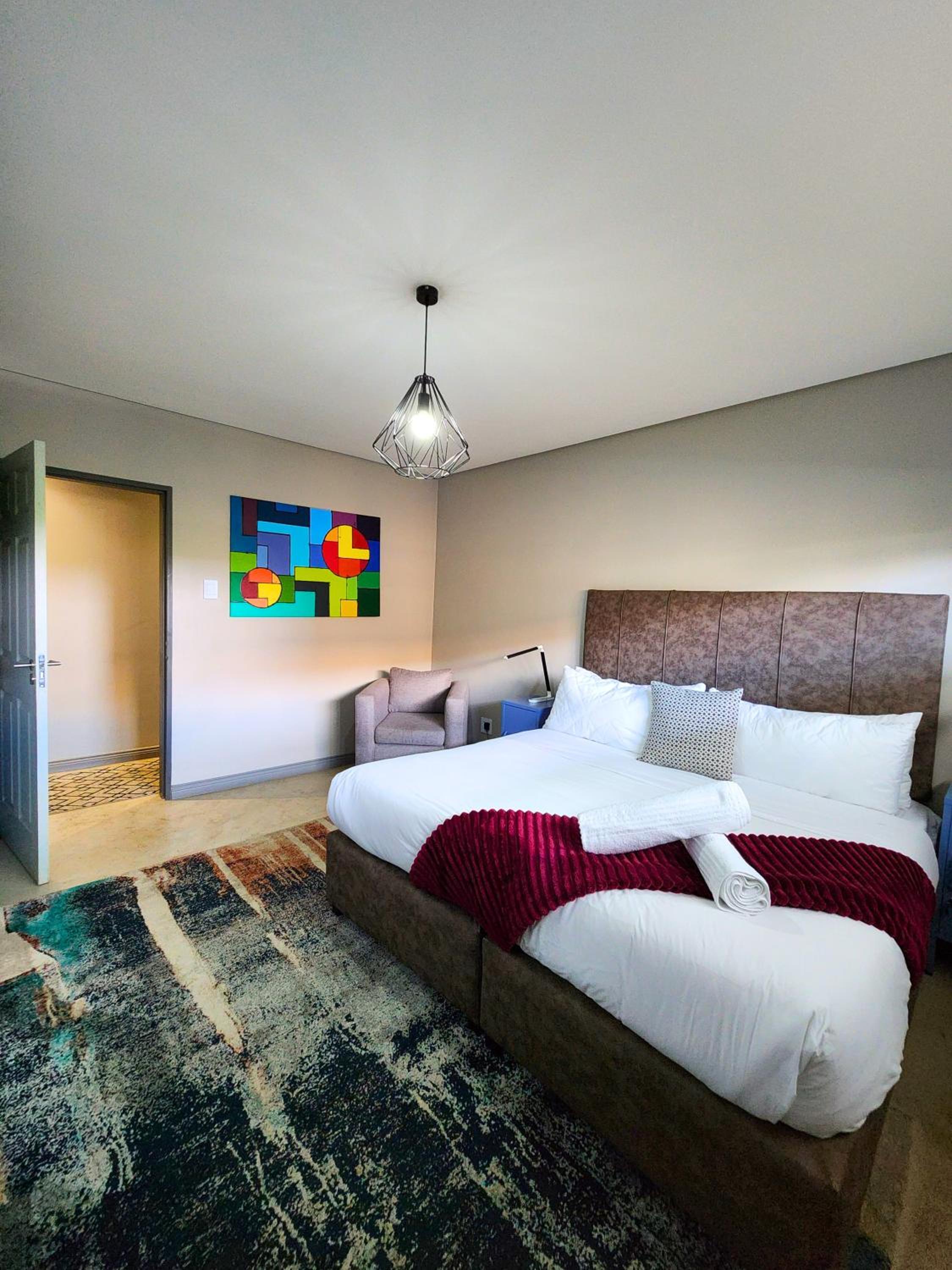 Three-Bedroom Apartment - Photo 6