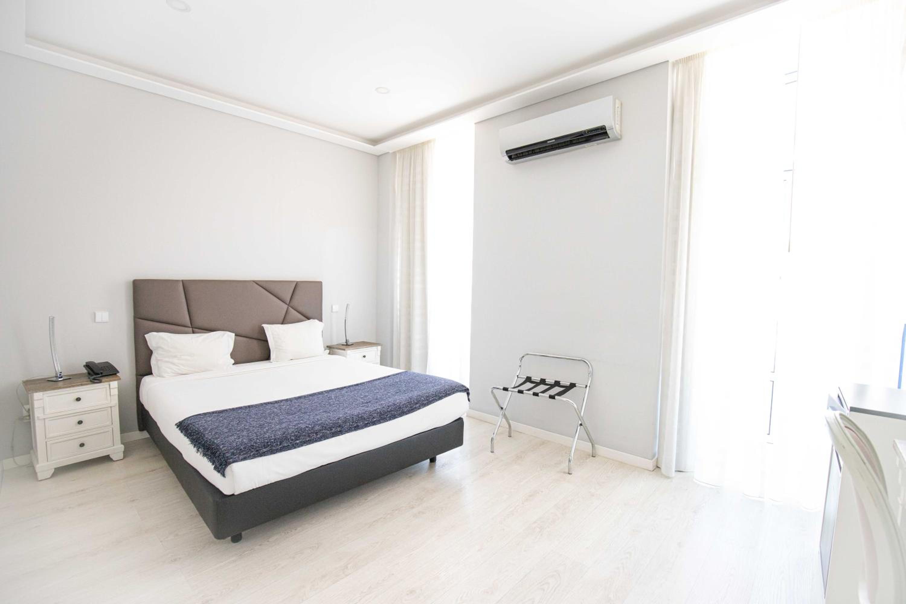 Superior Double Room with City View - Photo 1