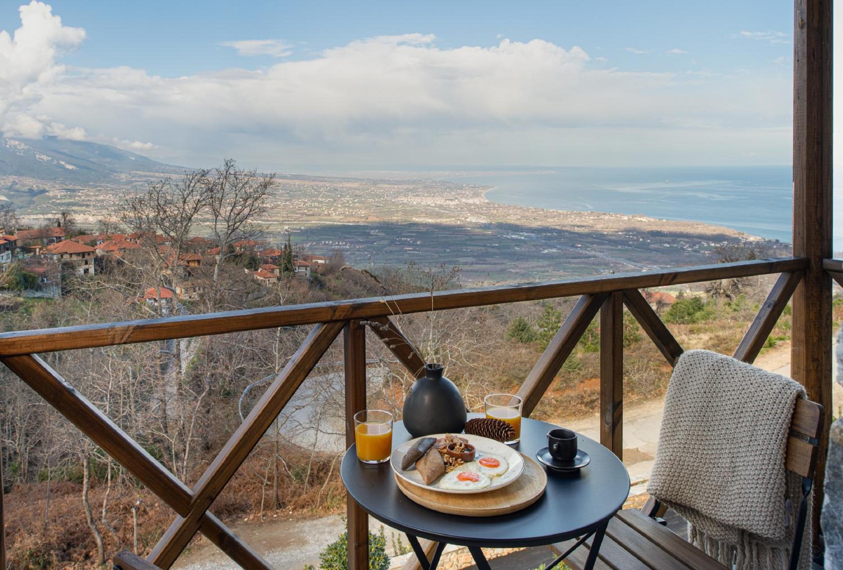Two Bedroom Suite with Fireplace - Mountain & Sea View - Photo 2