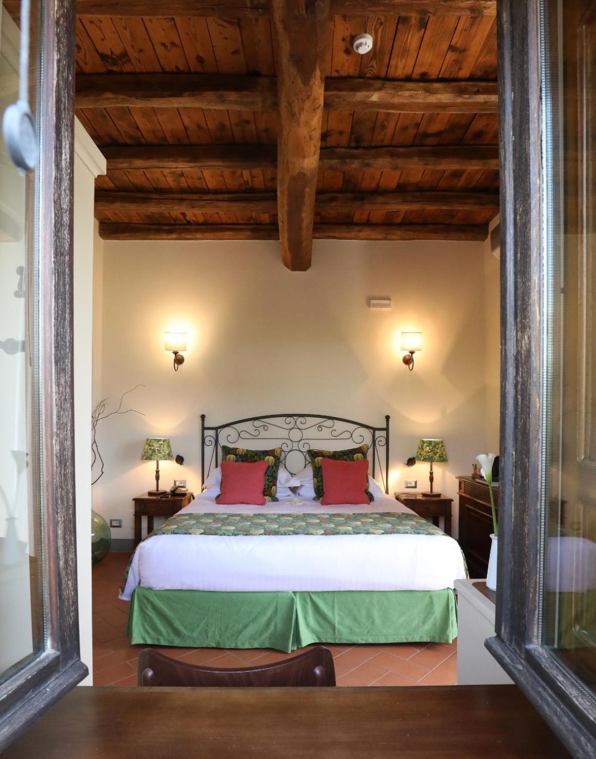 Double Room - Photo 10