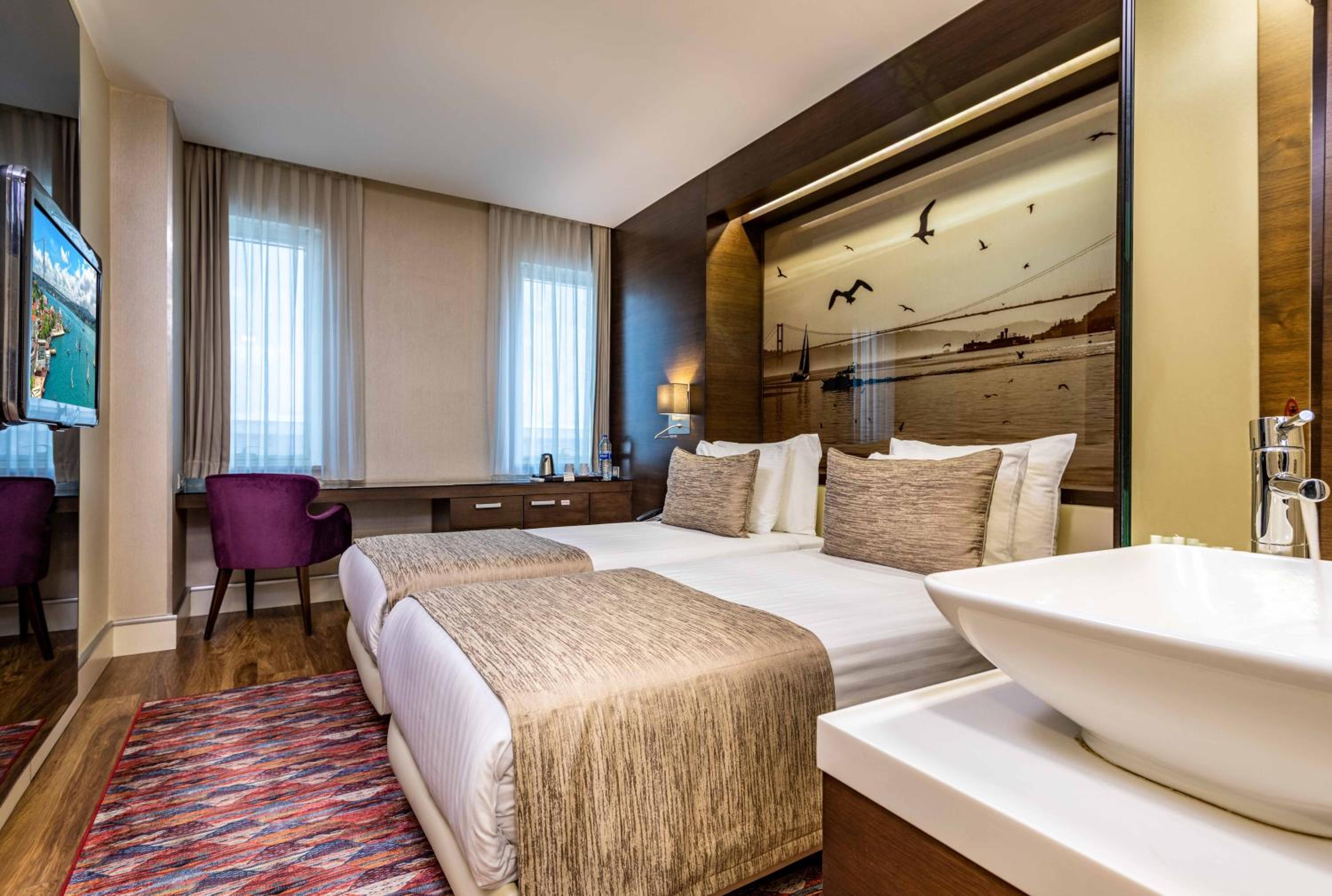 Standard Double or Twin Room photo 3