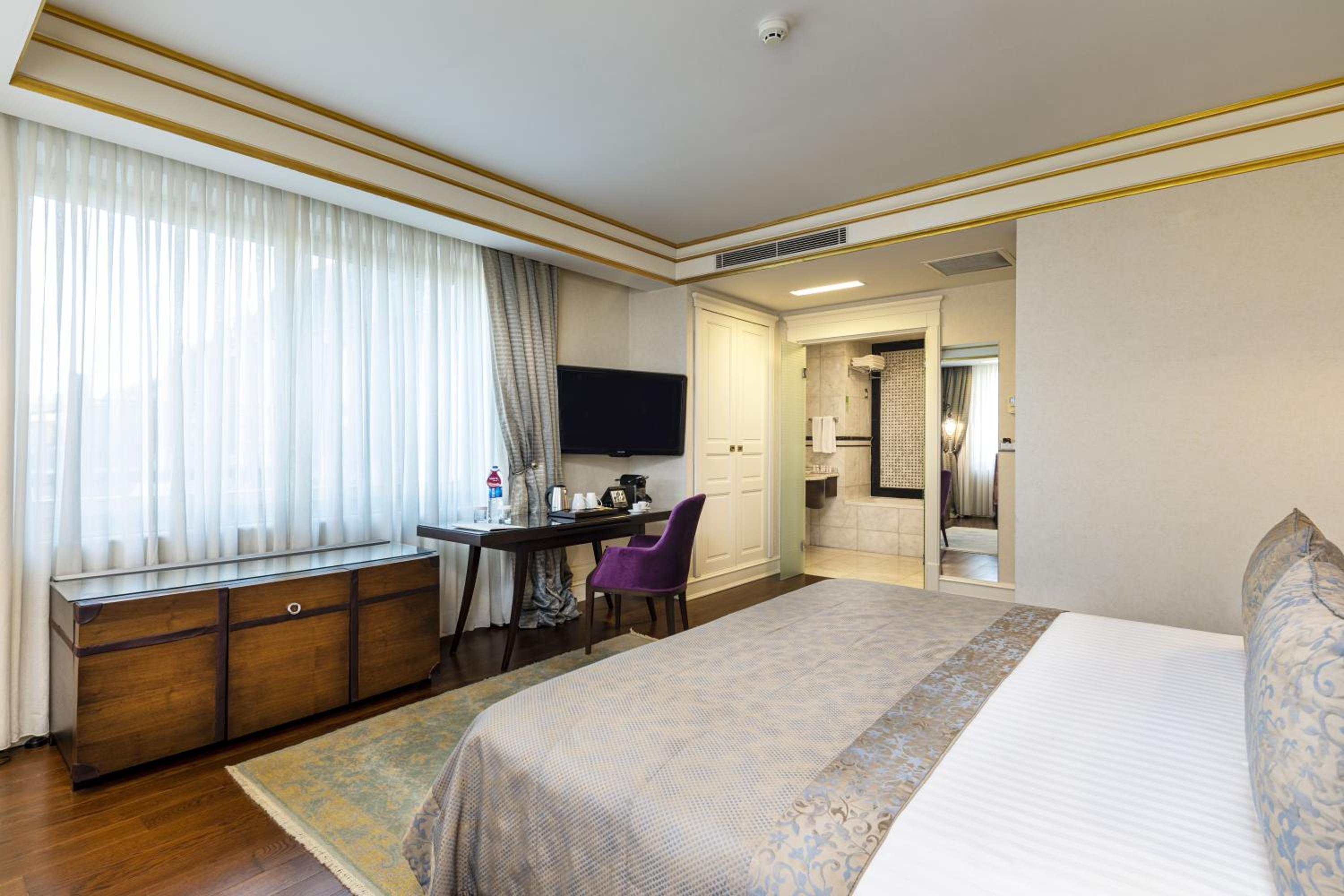 Deluxe Double or Twin Room photo 1