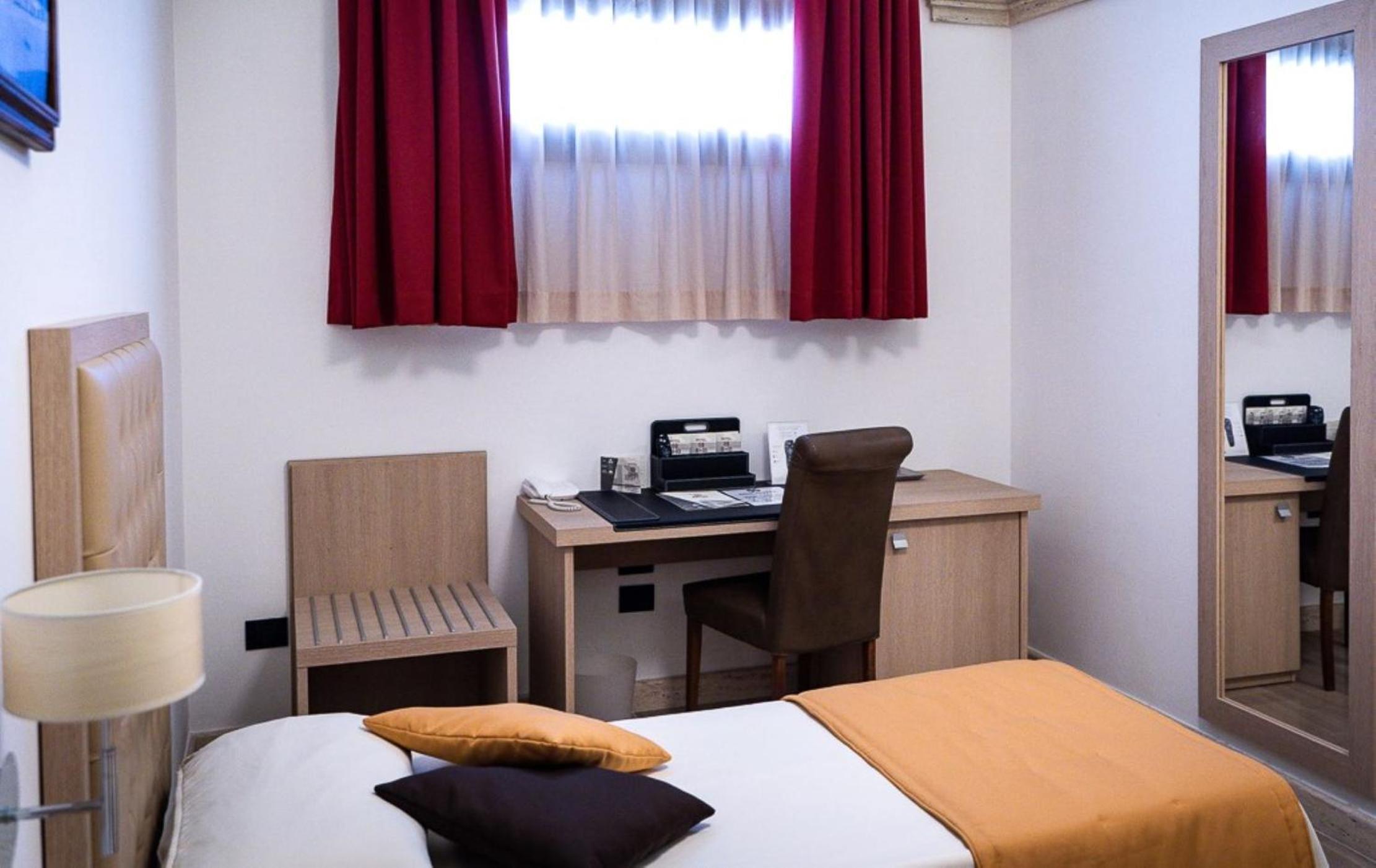 Comfort Triple Room