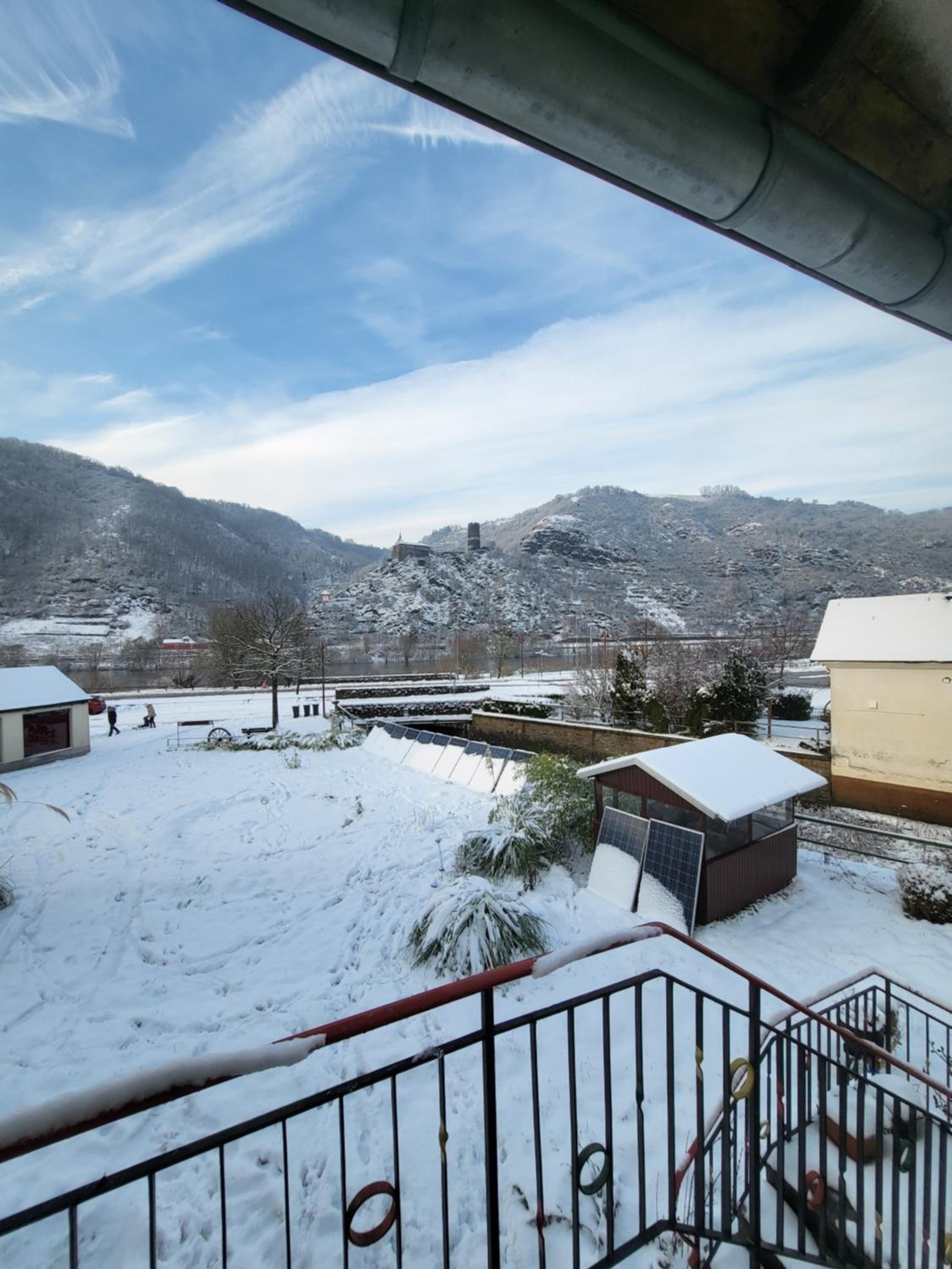 Apartment With Balcony photo 3