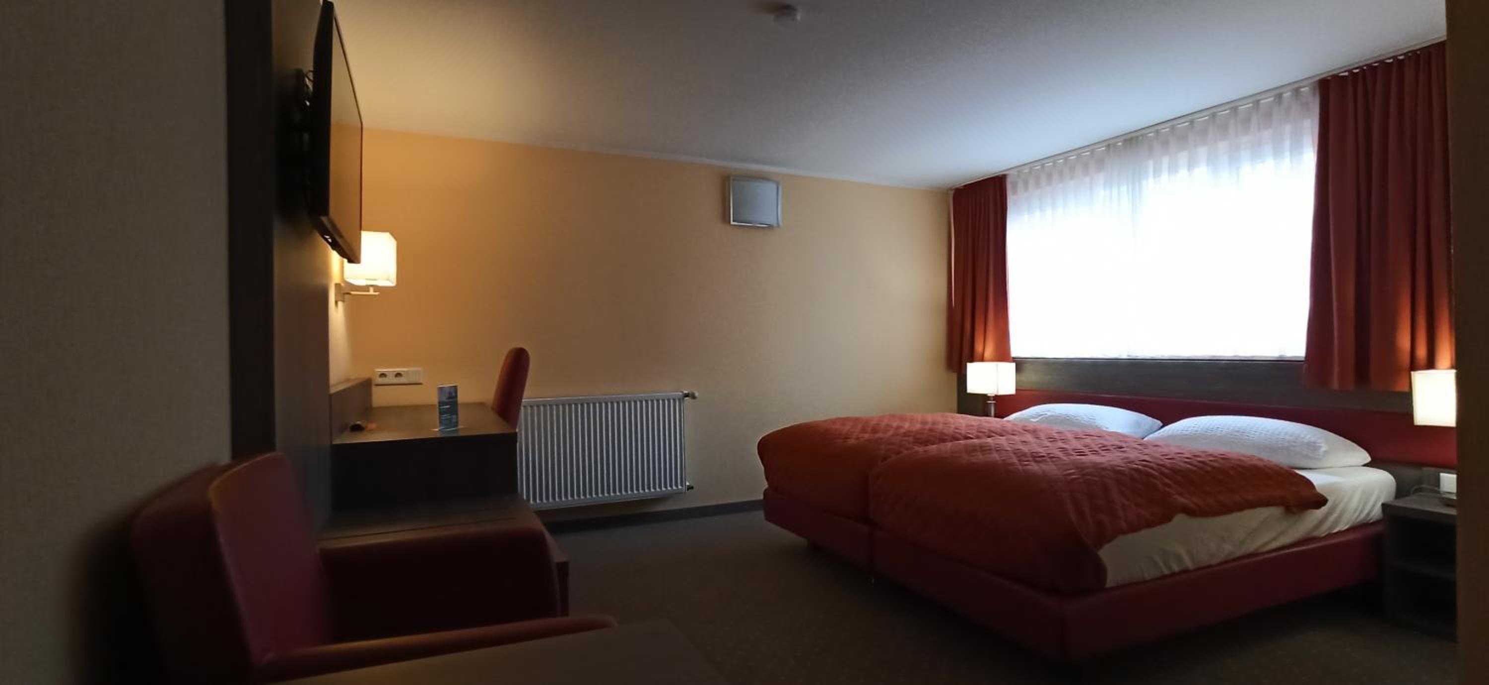 Large Double Room photo 1
