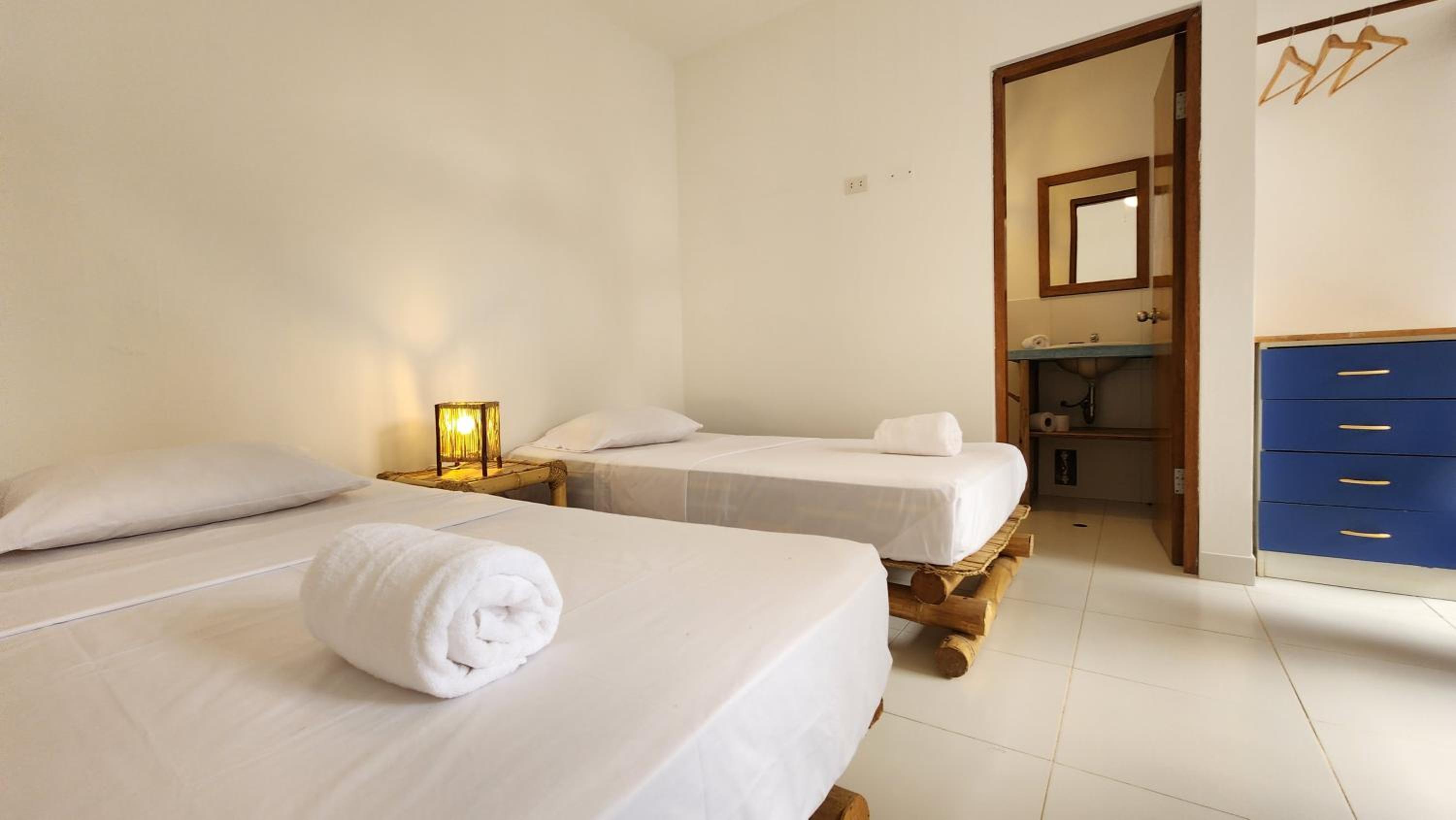 Double or Twin Room with Private Bathroom photo 2