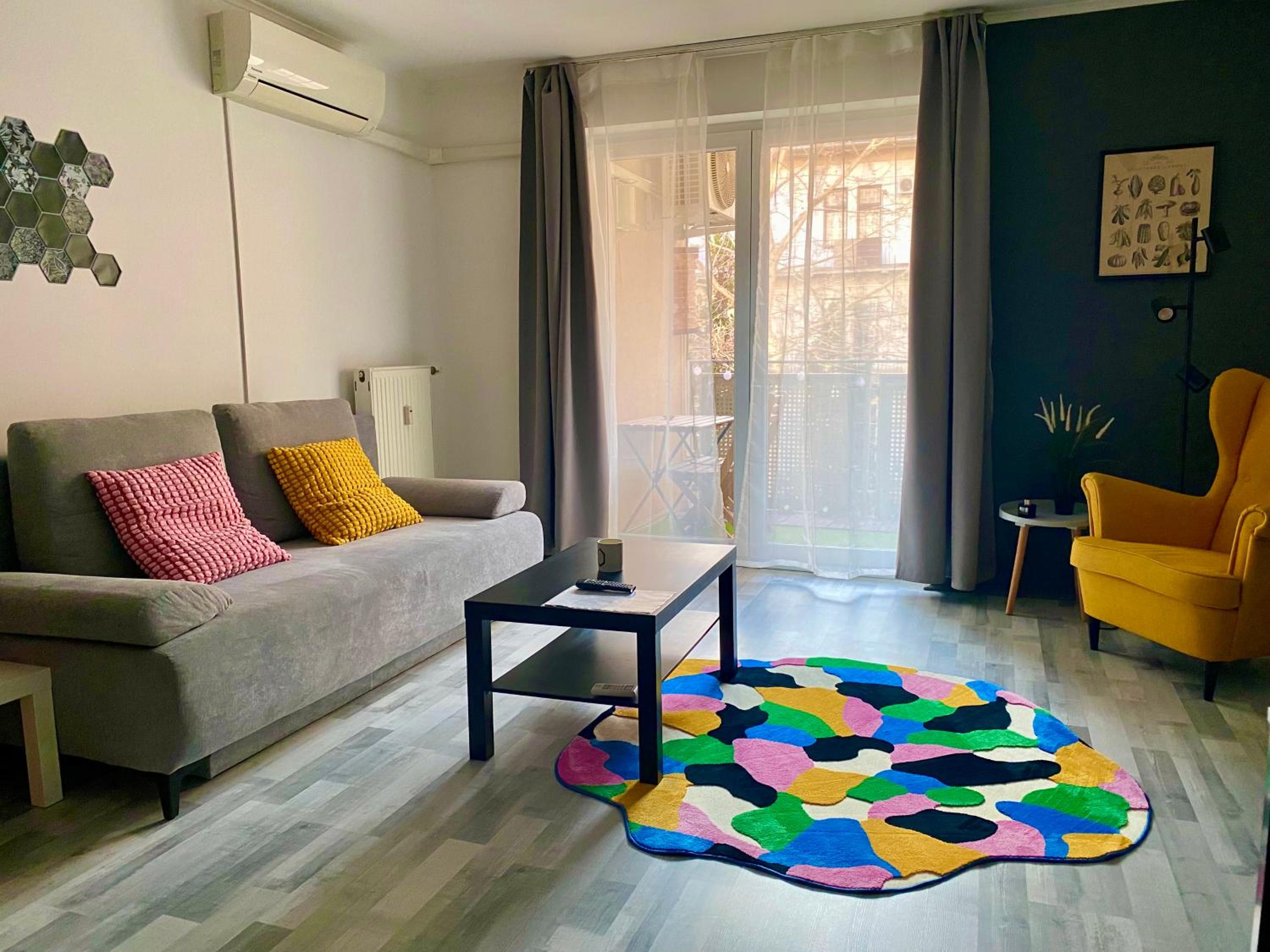 One-Bedroom Apartment