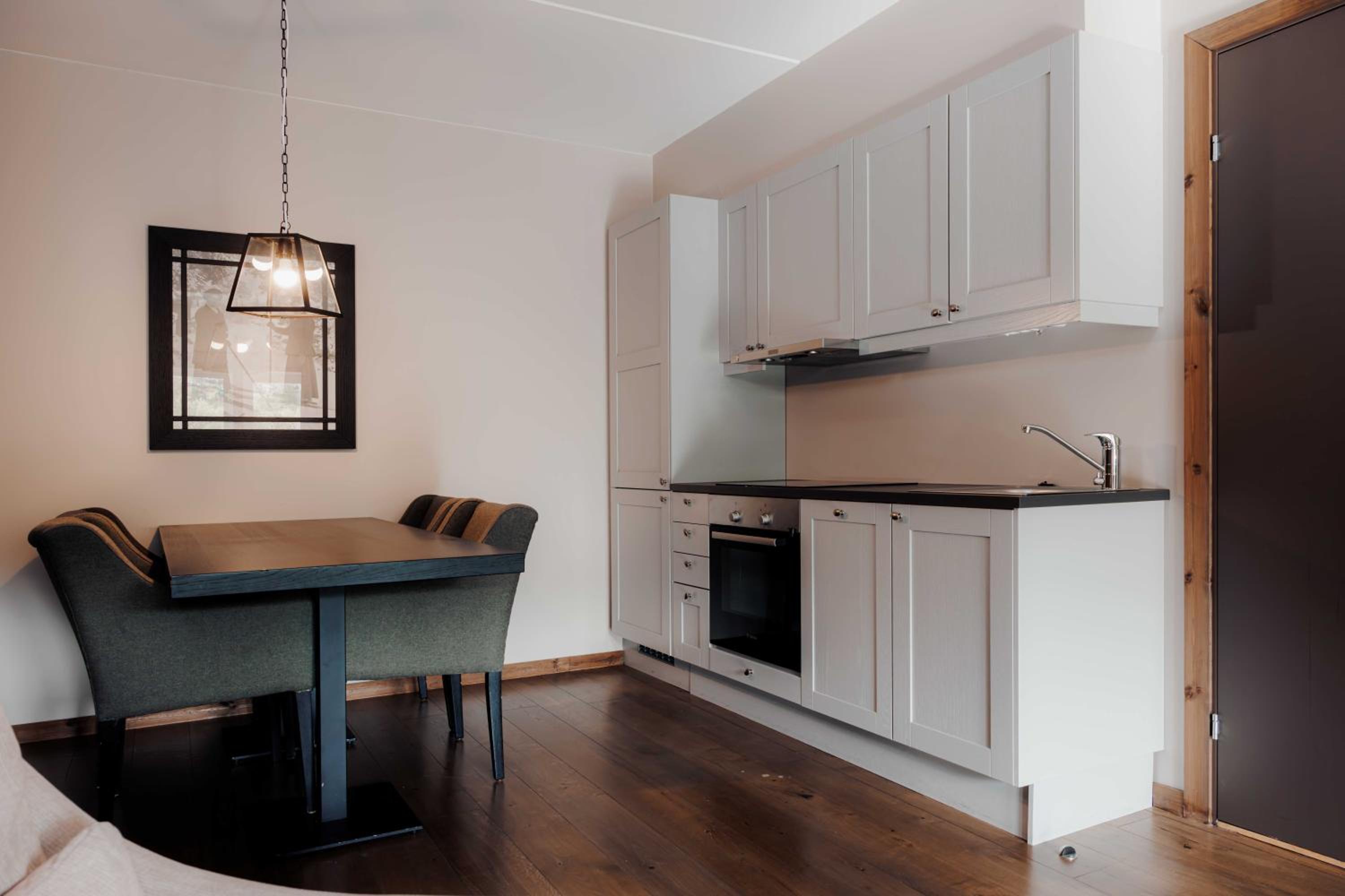 Suite - Photo 3