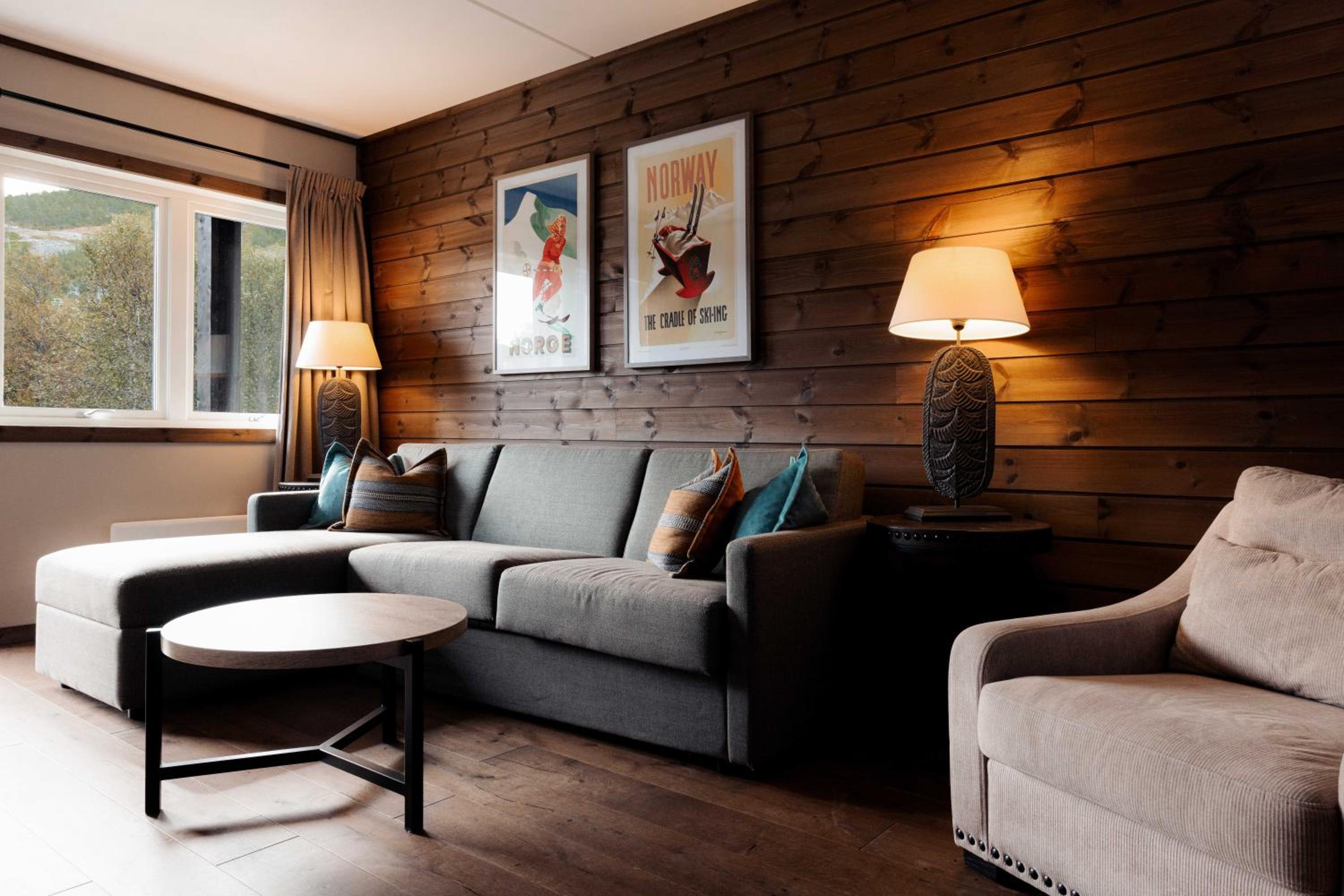 Suite - Photo 1