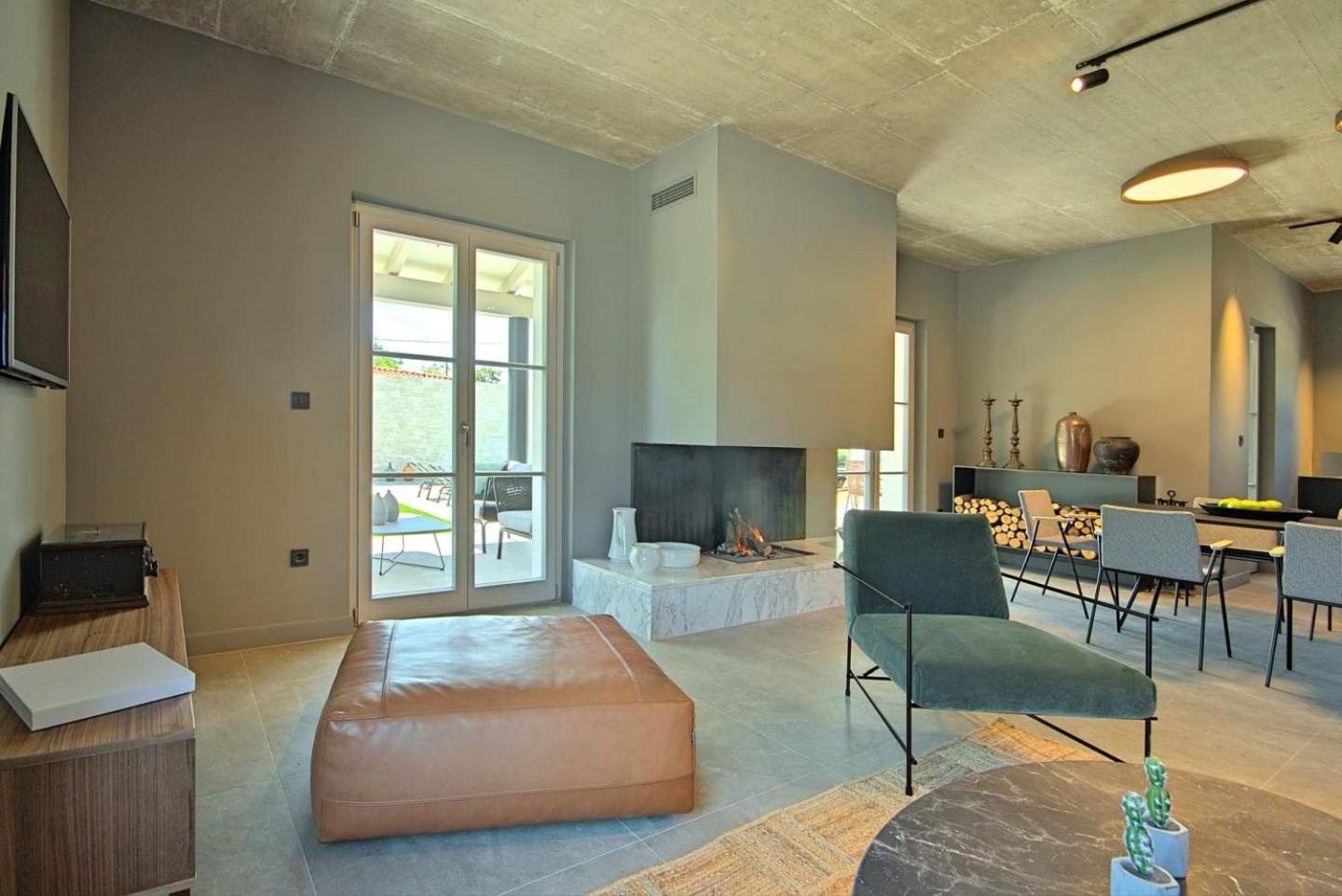 Villa with Private Pool photo 1