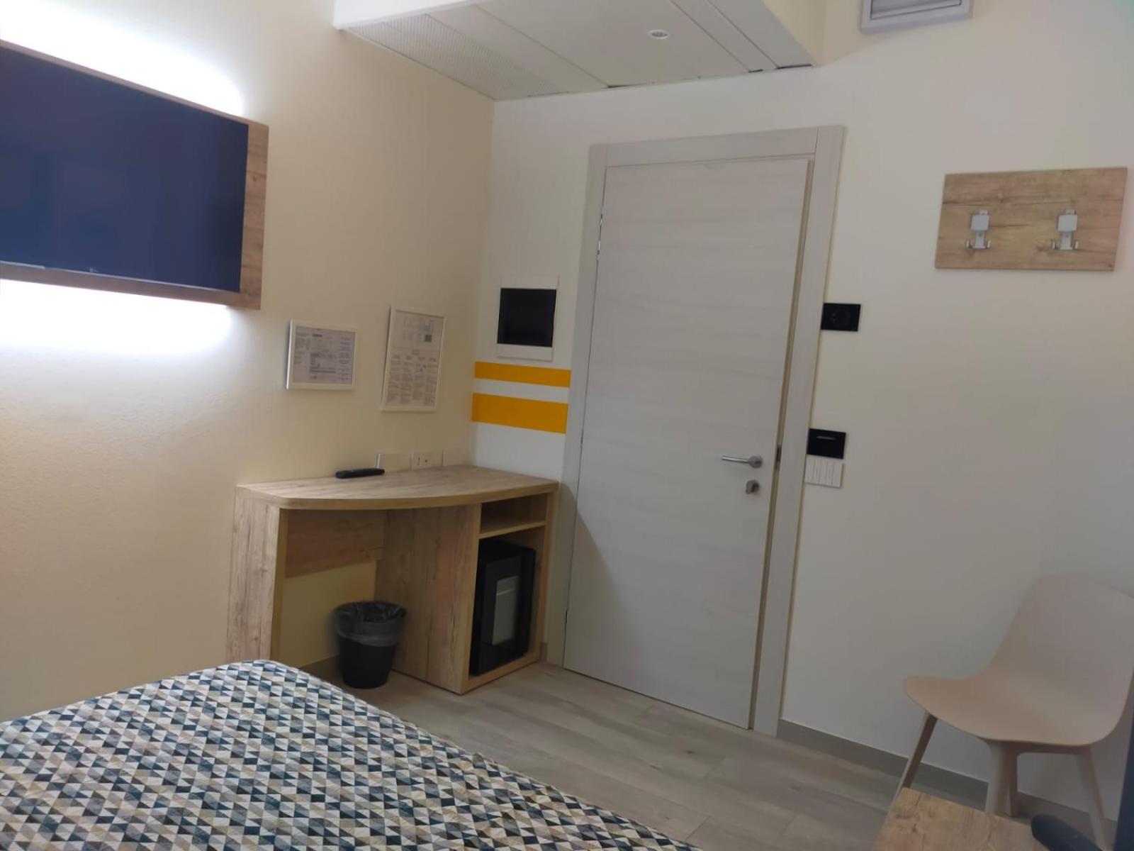Economy Double Room - Photo 5