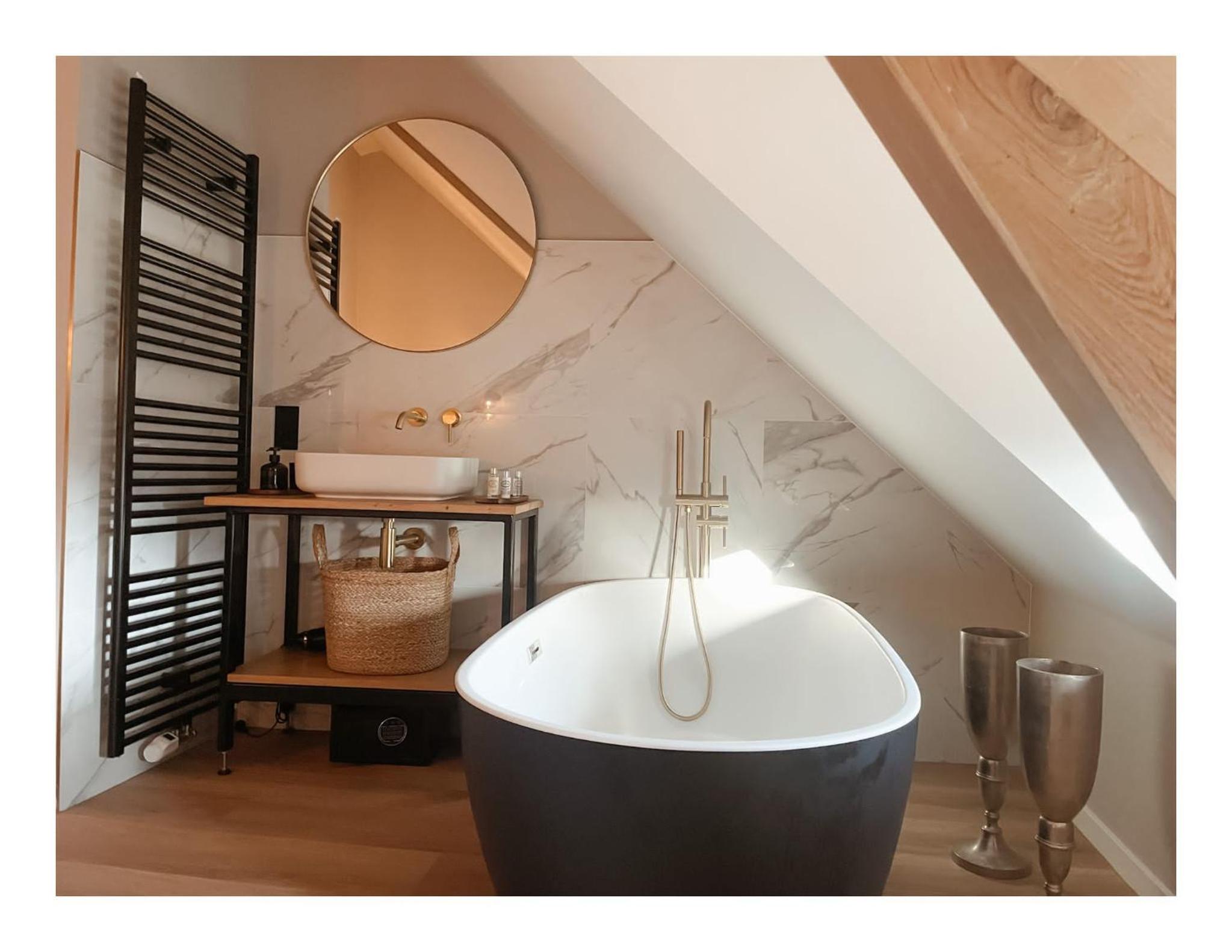 Deluxe Double Room with Bath photo 2