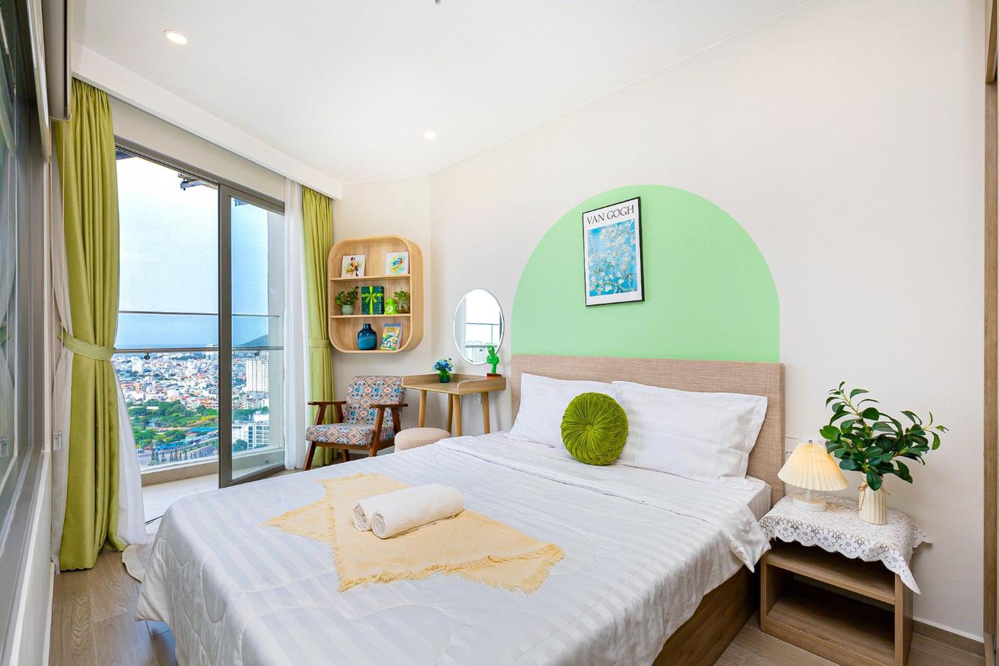 Two-Bedroom Apartment with View - Photo 7