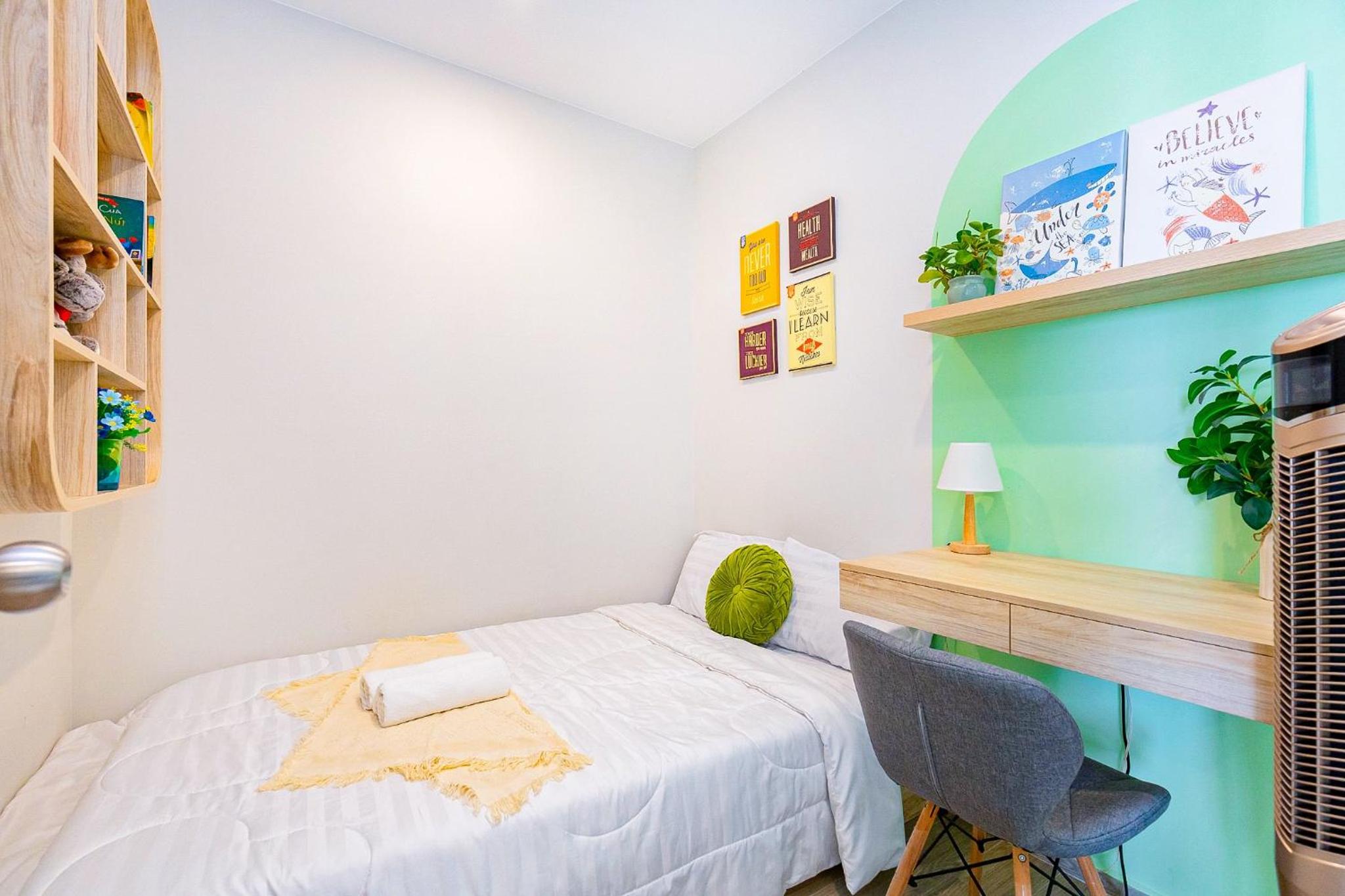 Two-Bedroom Apartment with View - Photo 15