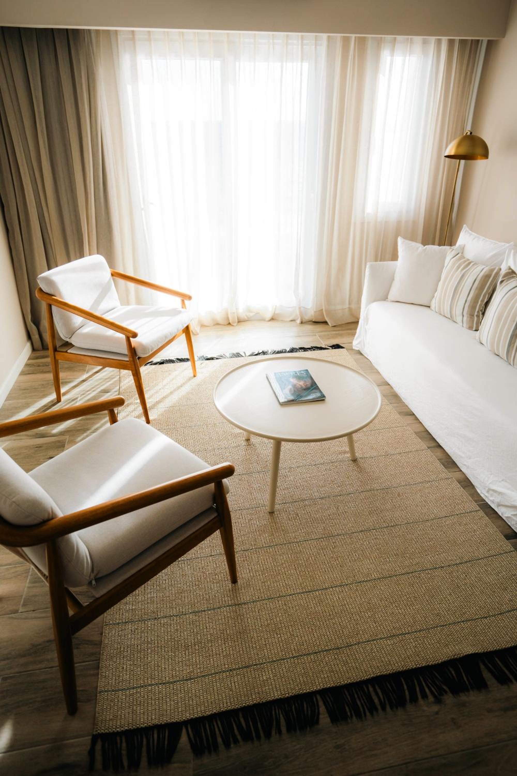 Superior King Suite photo 3