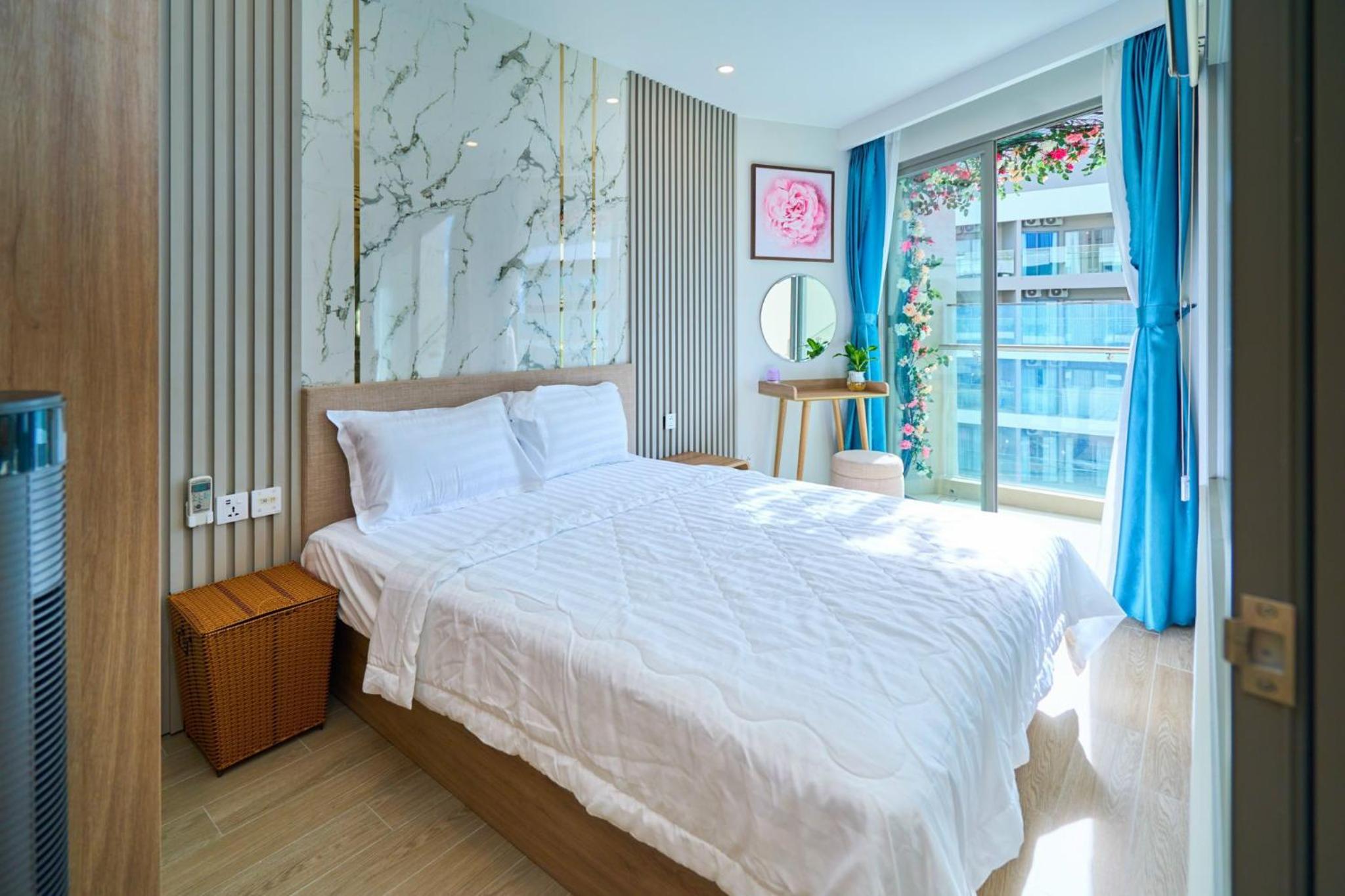 One-Bedroom Apartment with Balcony - Photo 9