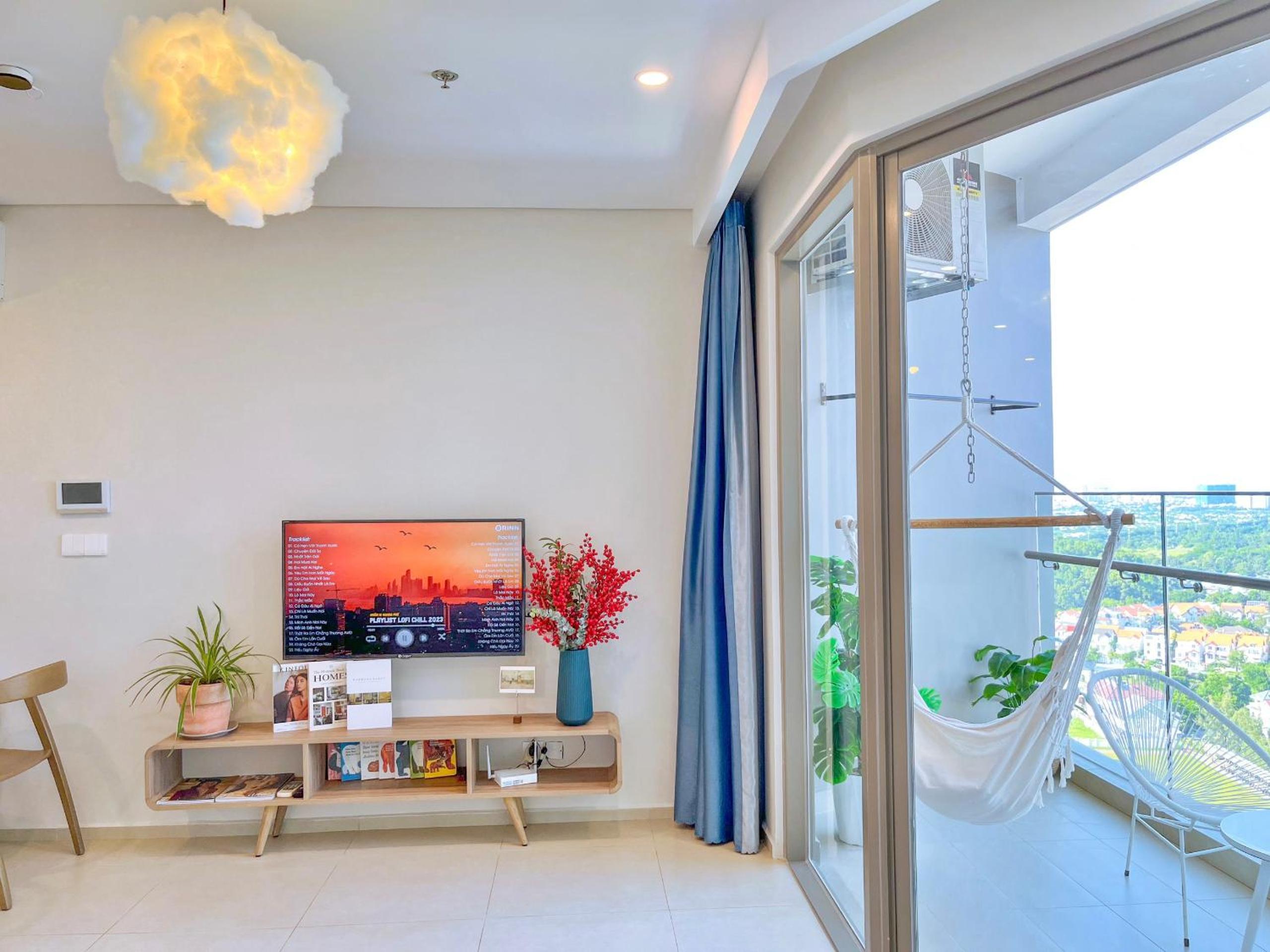 One-Bedroom Apartment with Balcony - Photo 19