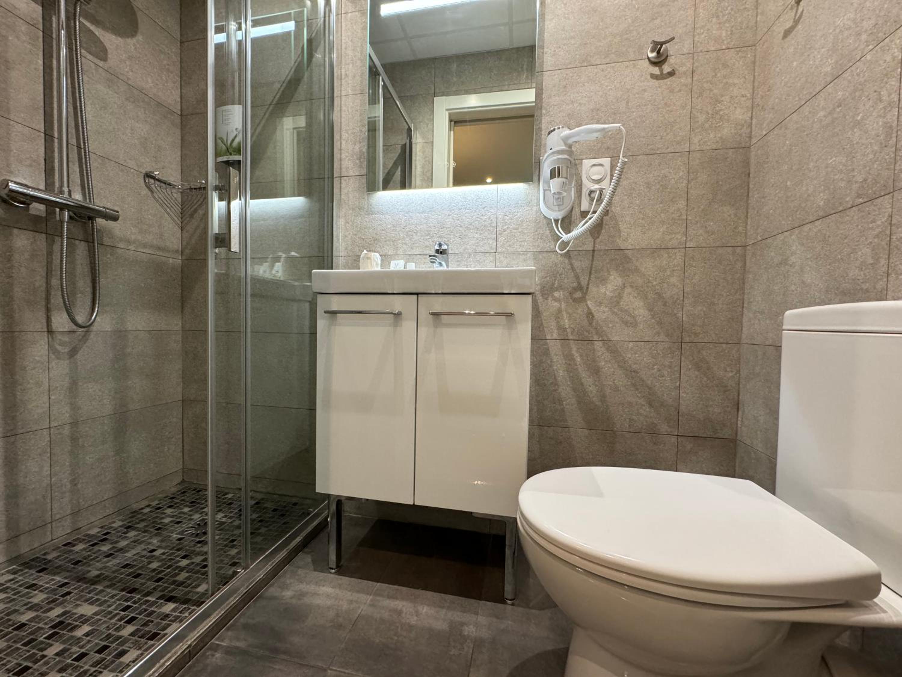 Classic Double Room - Photo 10