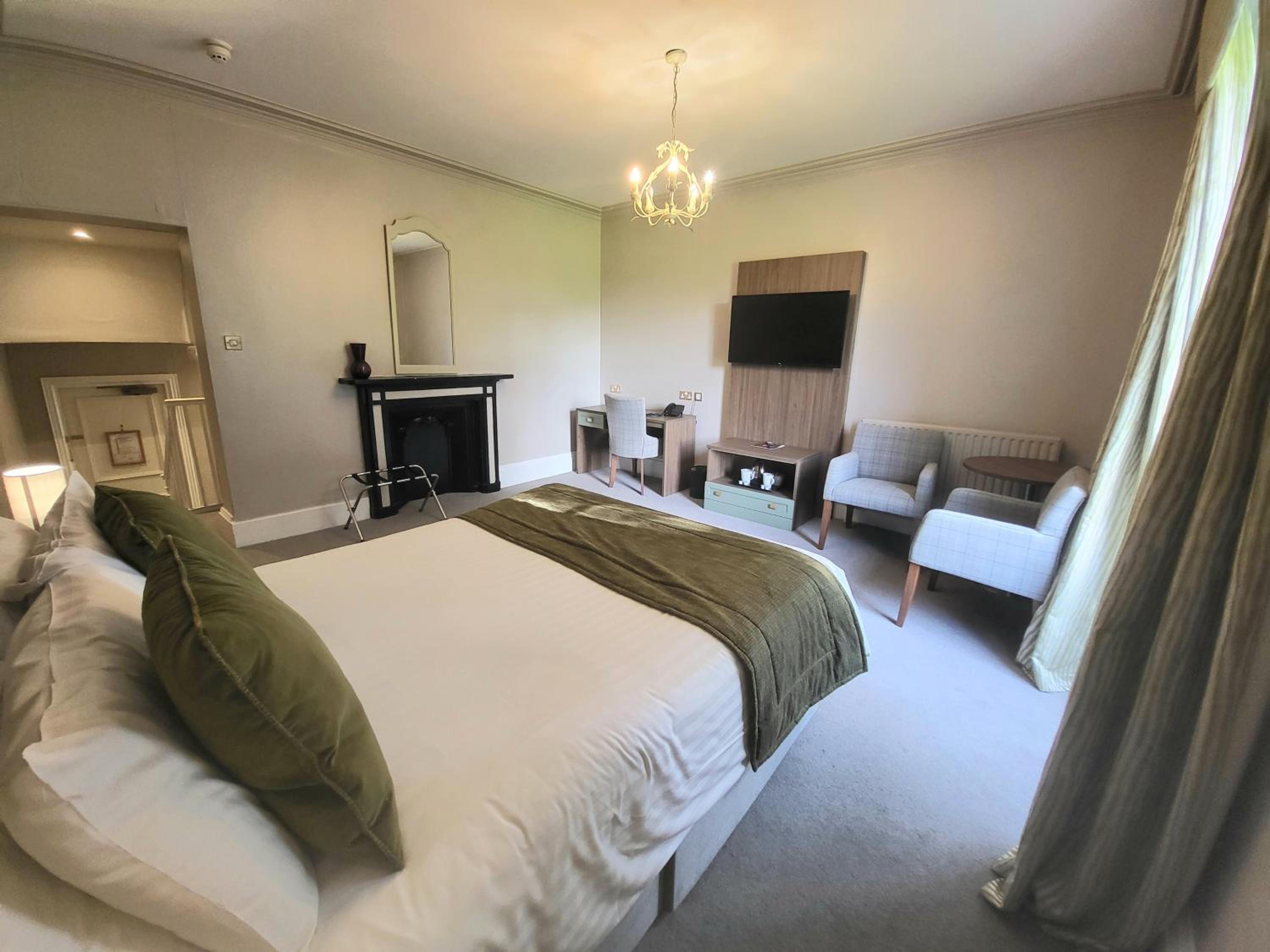 Feature Double Room - Photo 5