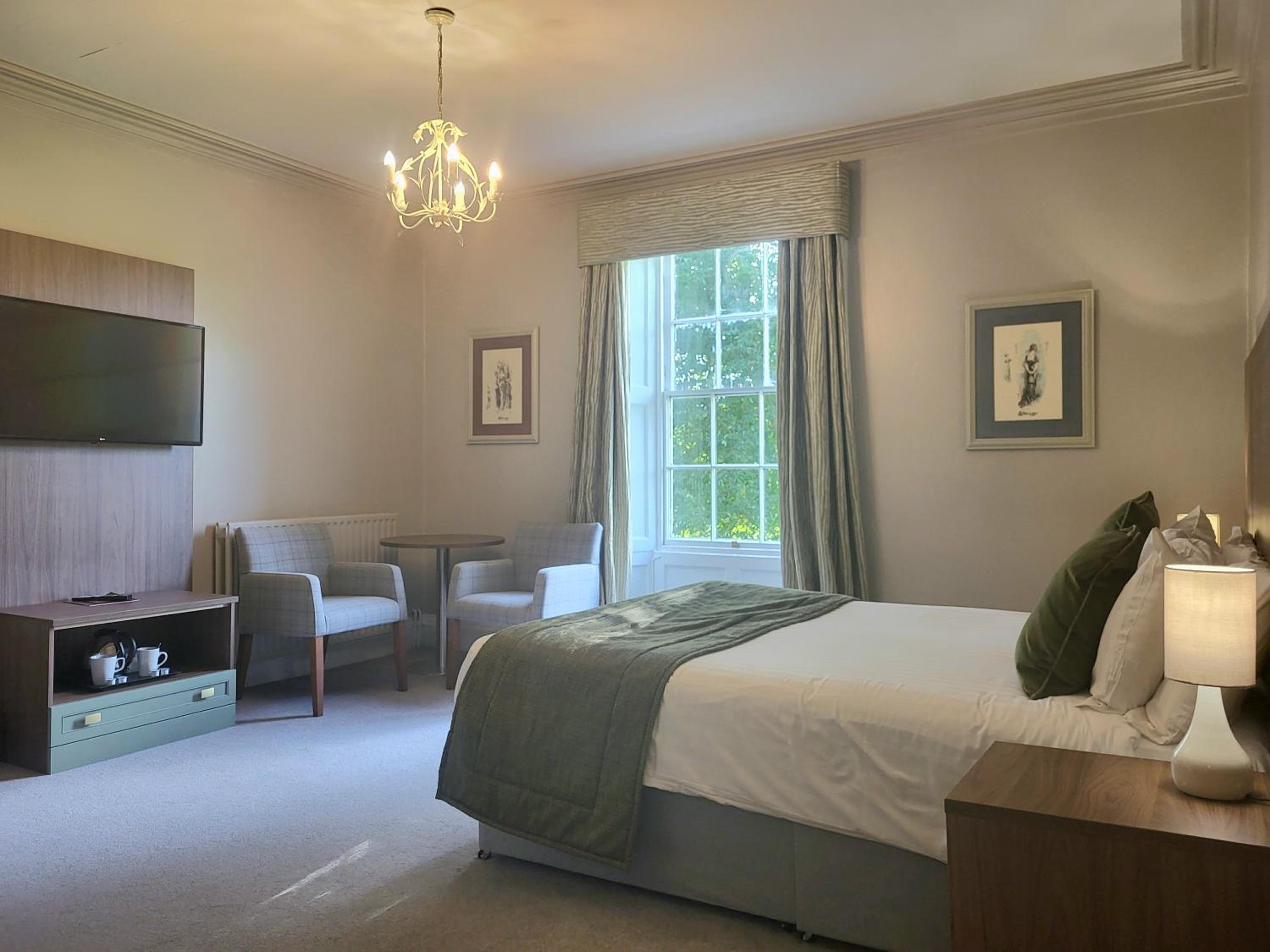 Feature Double Room - Photo 4