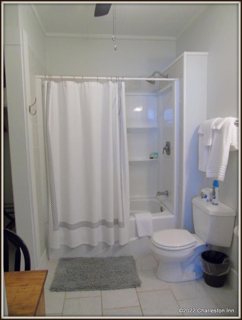 Queen Room photo 3