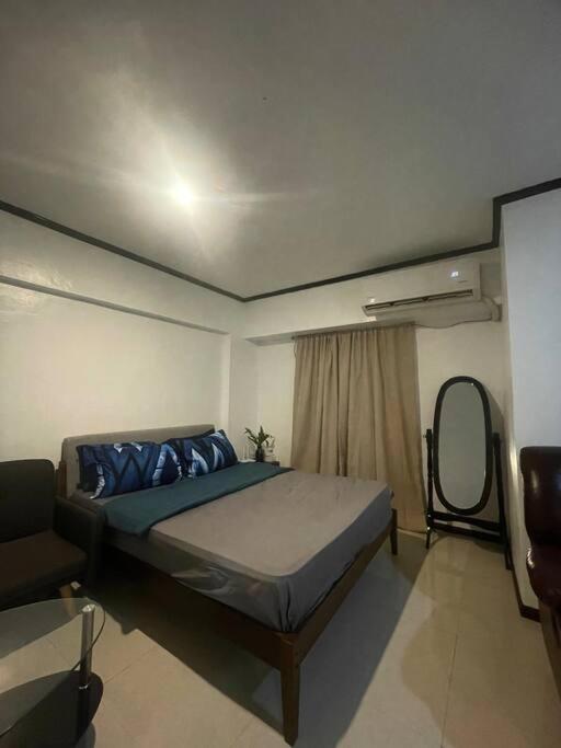 One-Bedroom Apartment photo 3